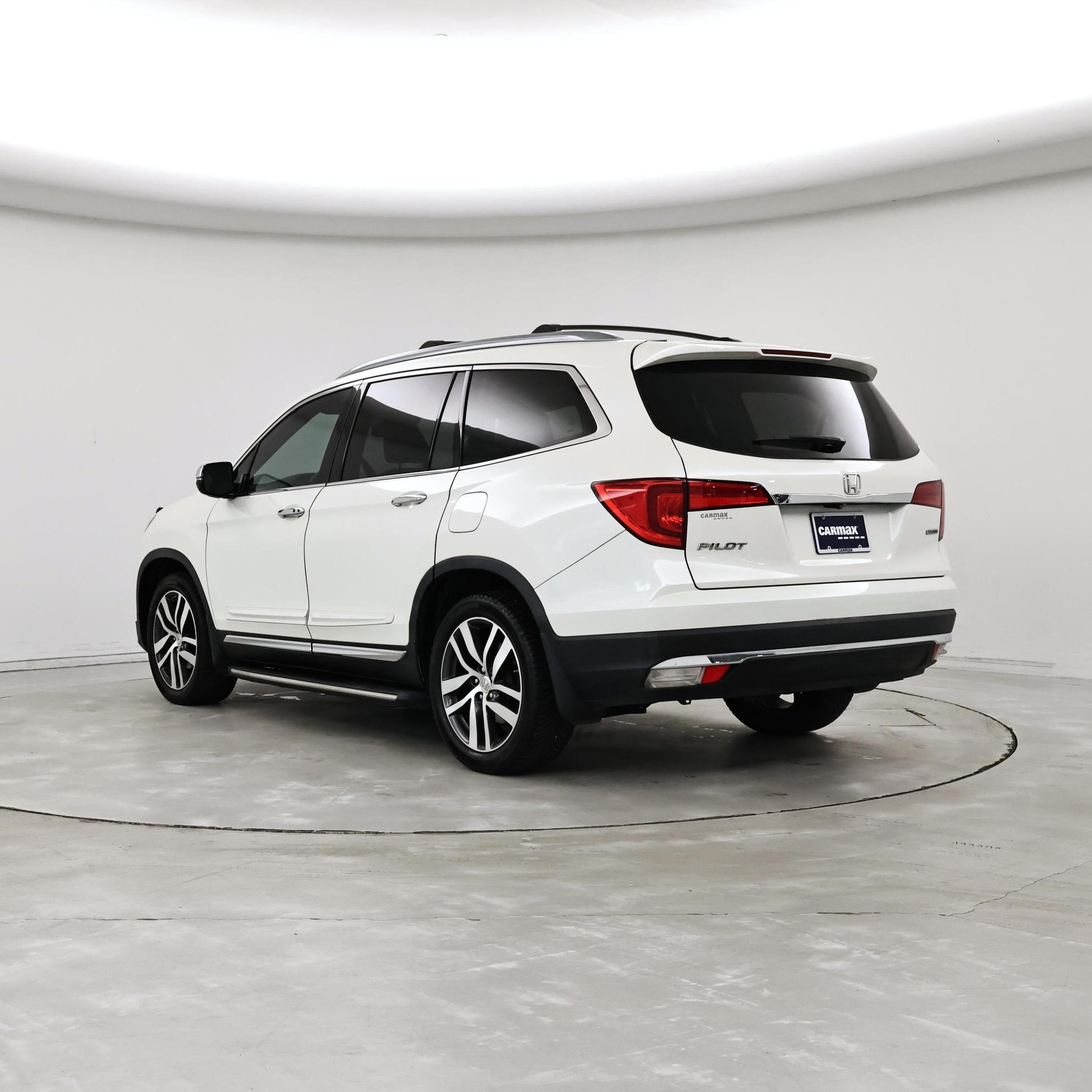 Thumbnail: 2016 Honda Pilot - 2