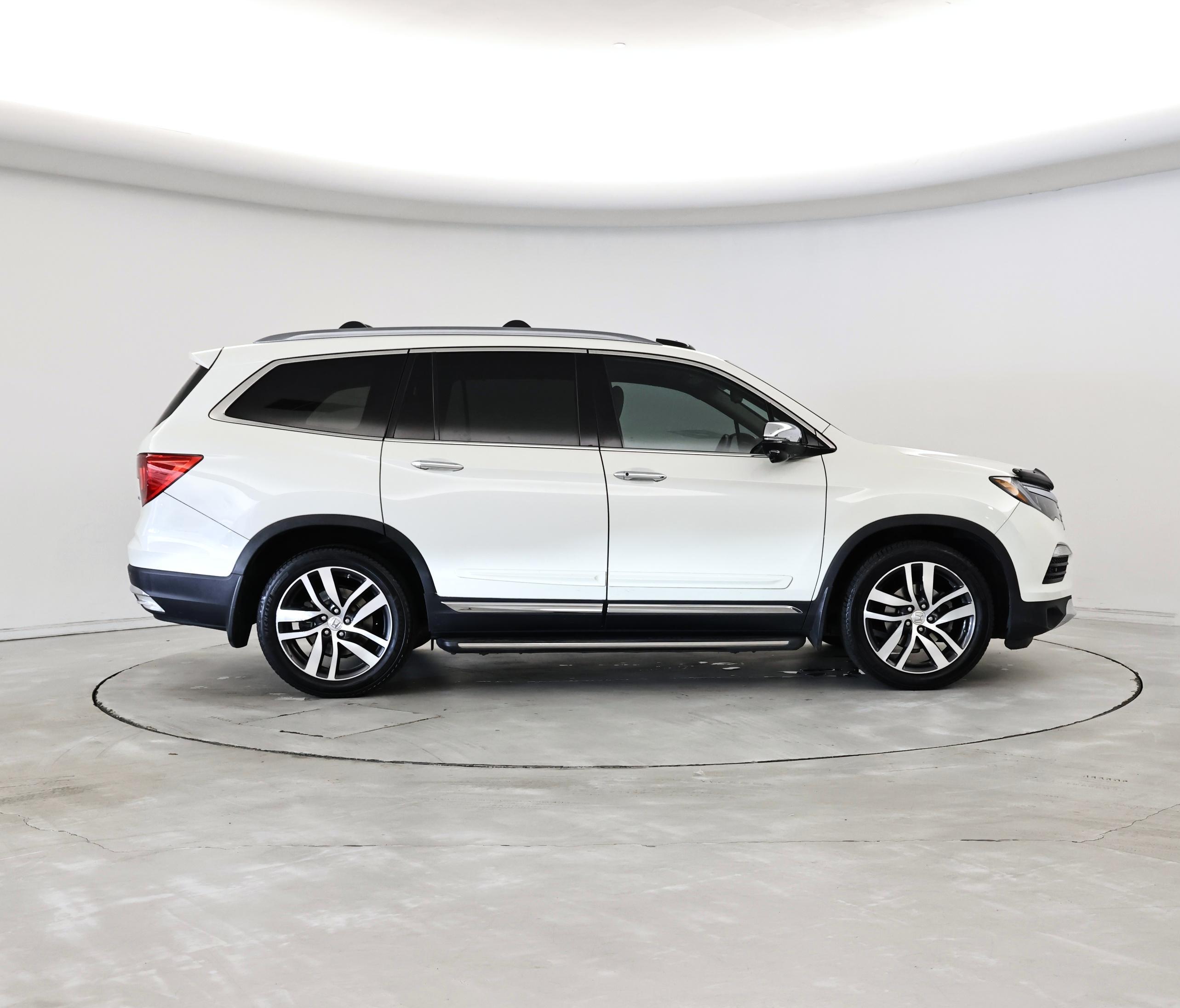 Thumbnail: 2016 Honda Pilot - 7
