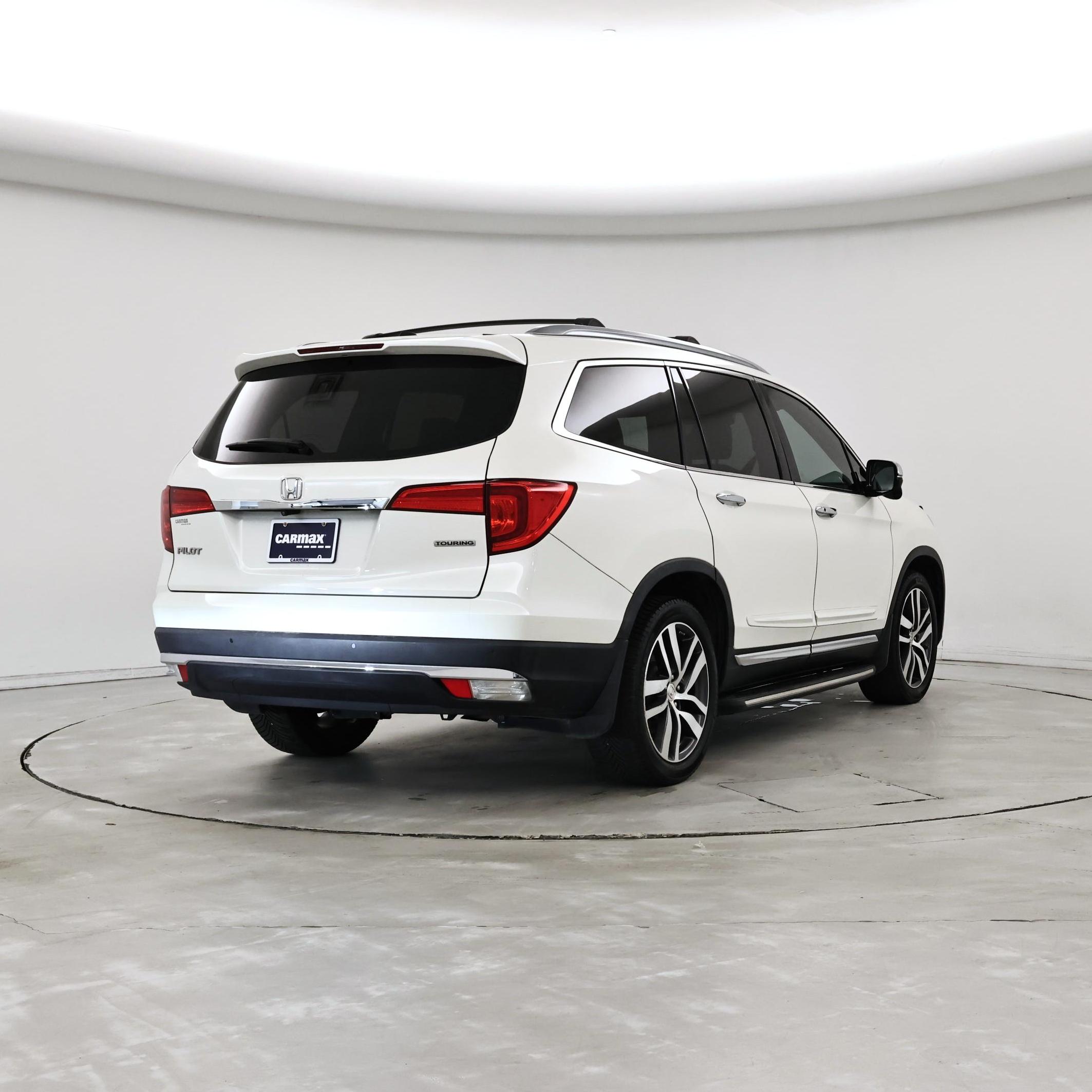 Thumbnail: 2016 Honda Pilot - 8