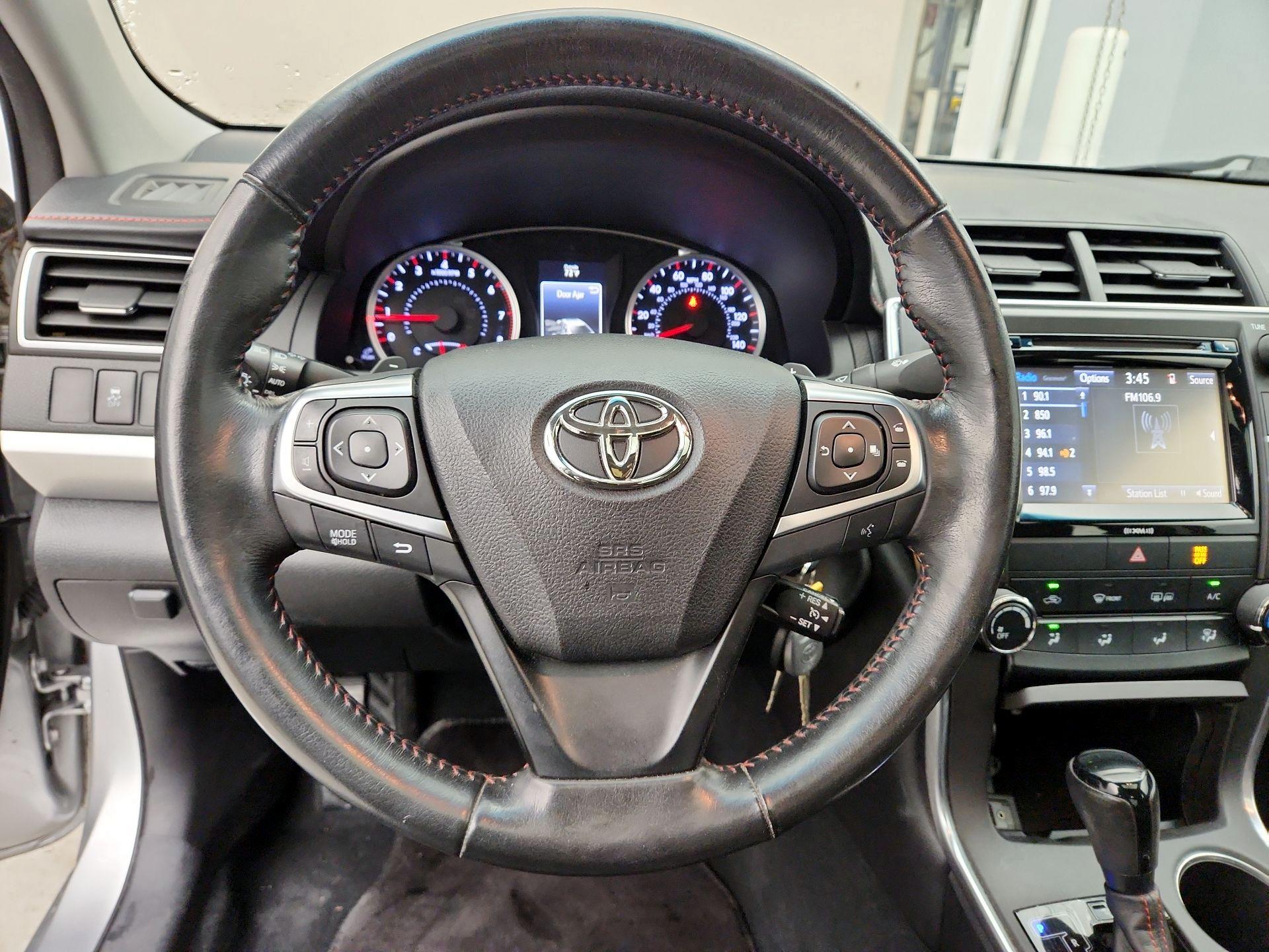 Thumbnail: 2016 Toyota Camry - 10
