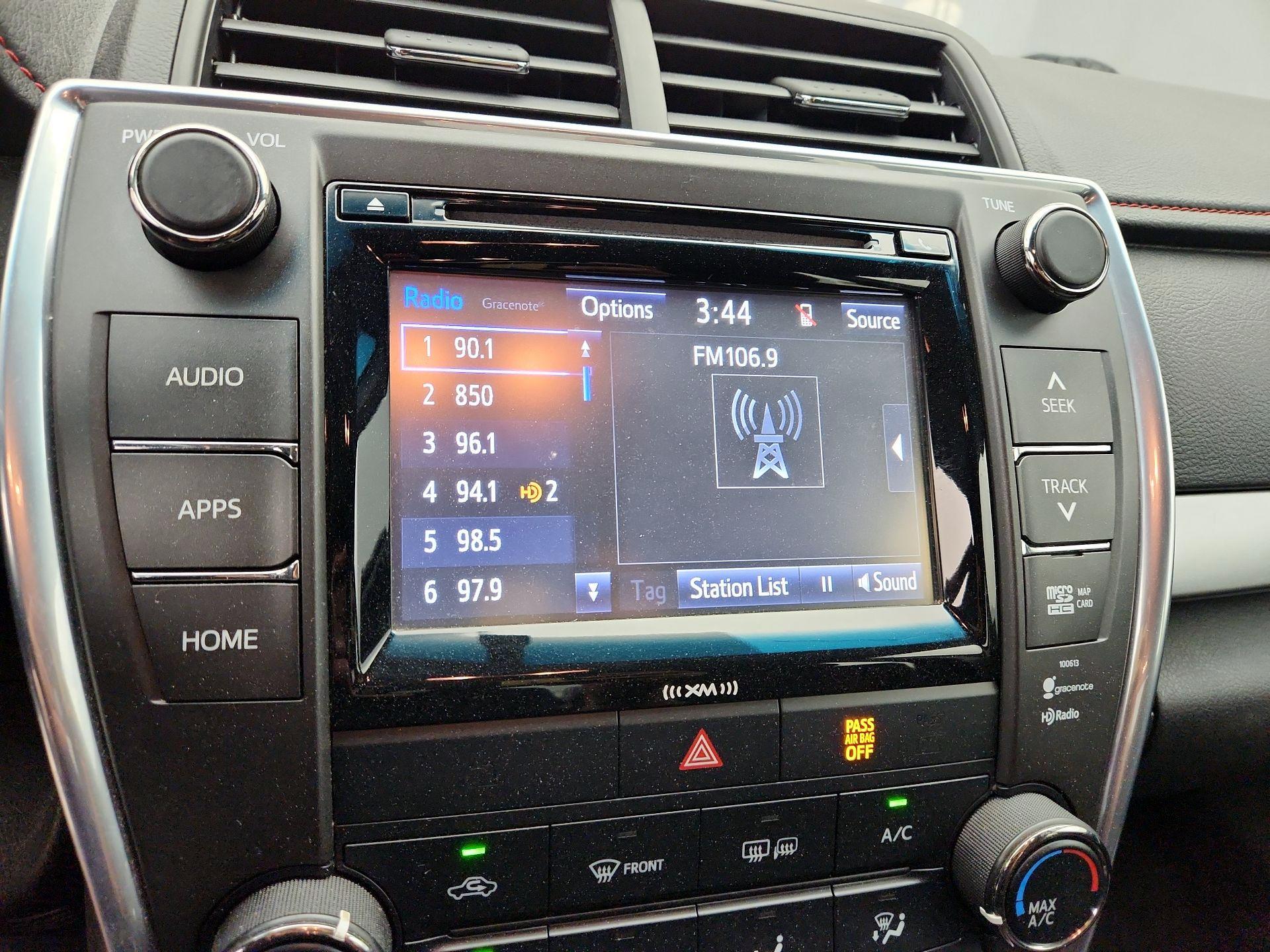 Thumbnail: 2016 Toyota Camry - 15