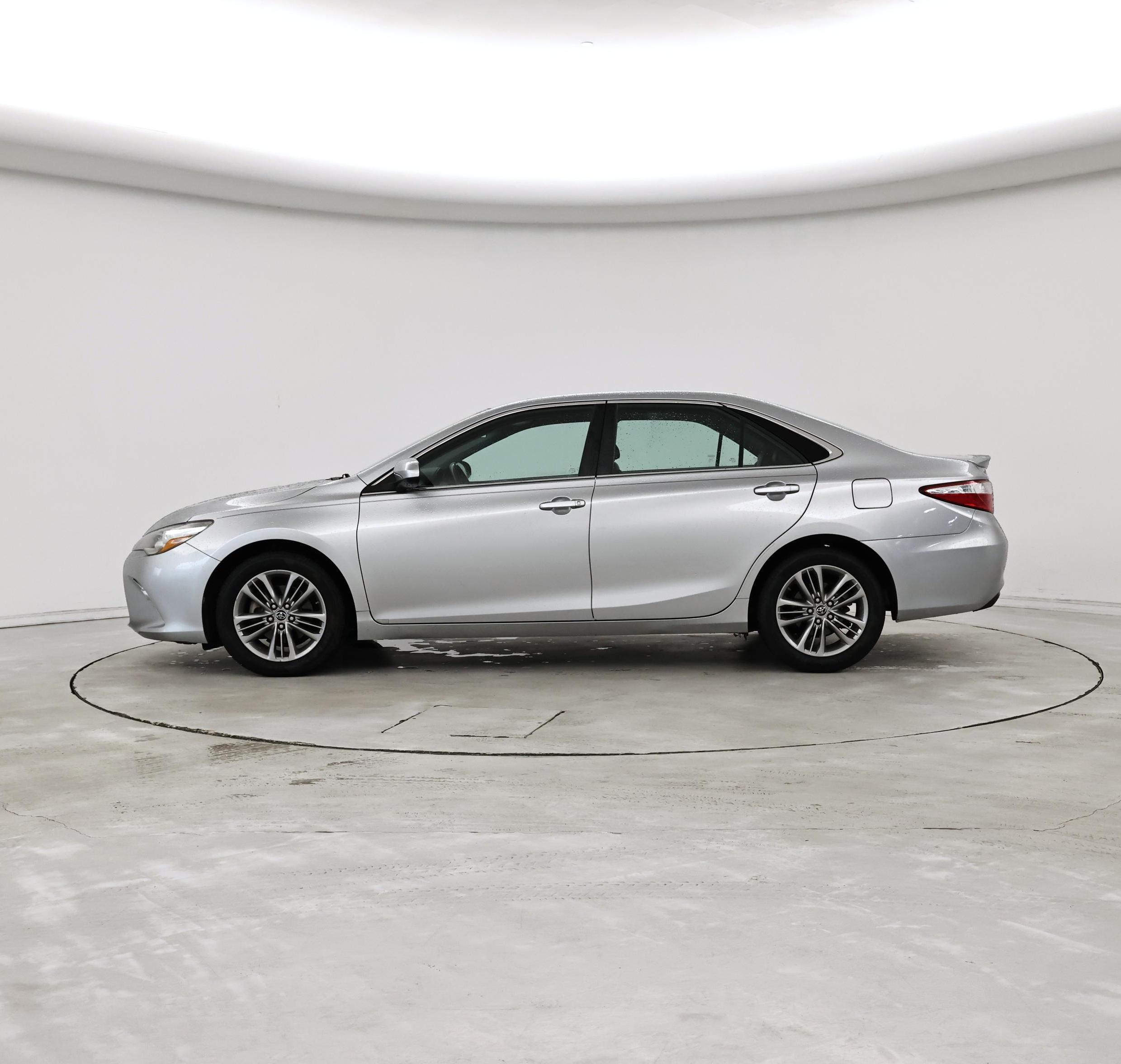 Thumbnail: 2016 Toyota Camry - 3