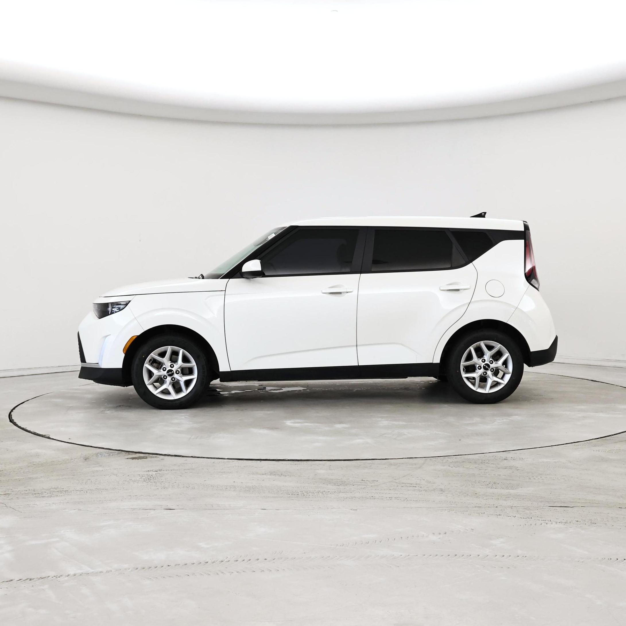 Thumbnail: 2023 Kia Soul - 3