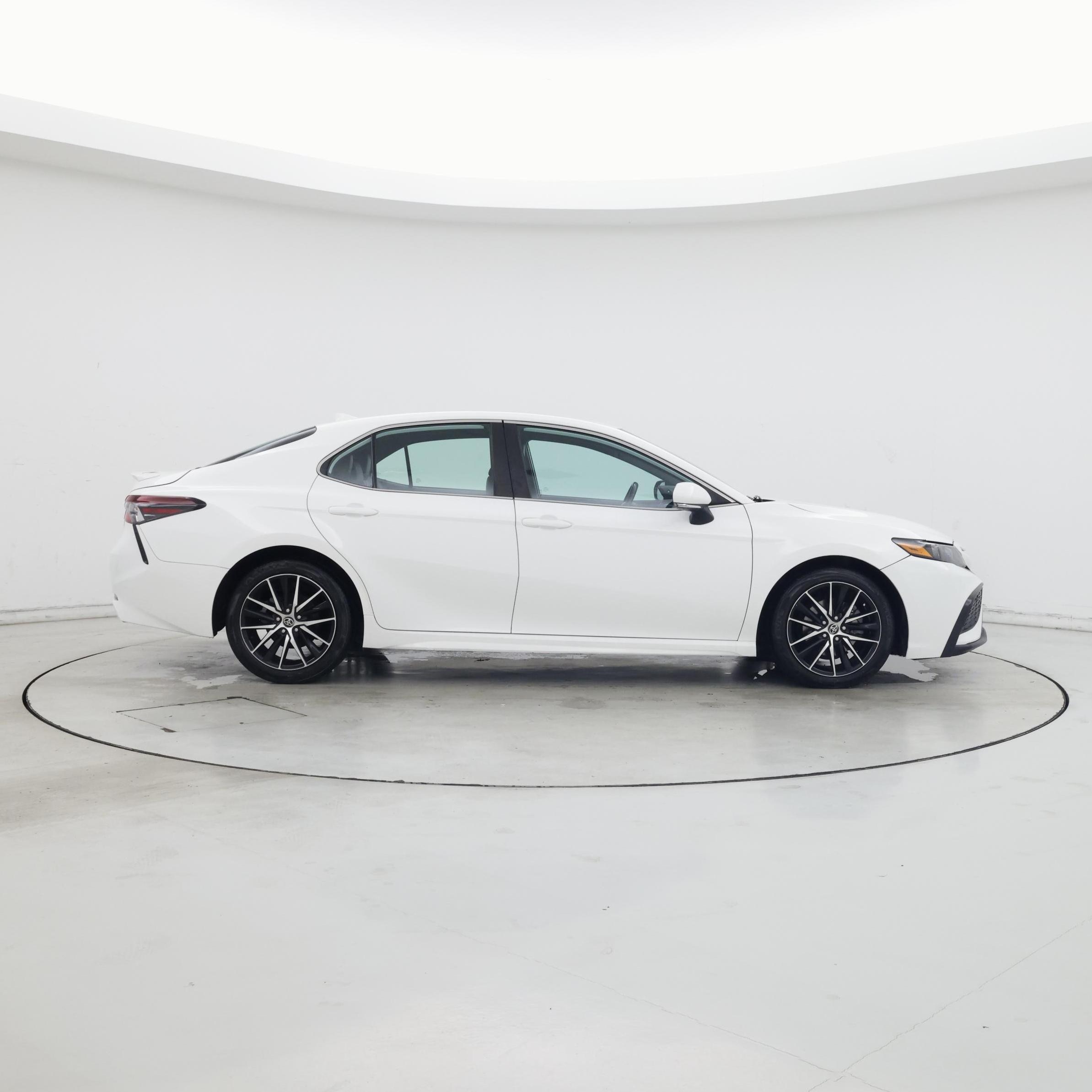 Thumbnail: 2022 Toyota Camry - 7