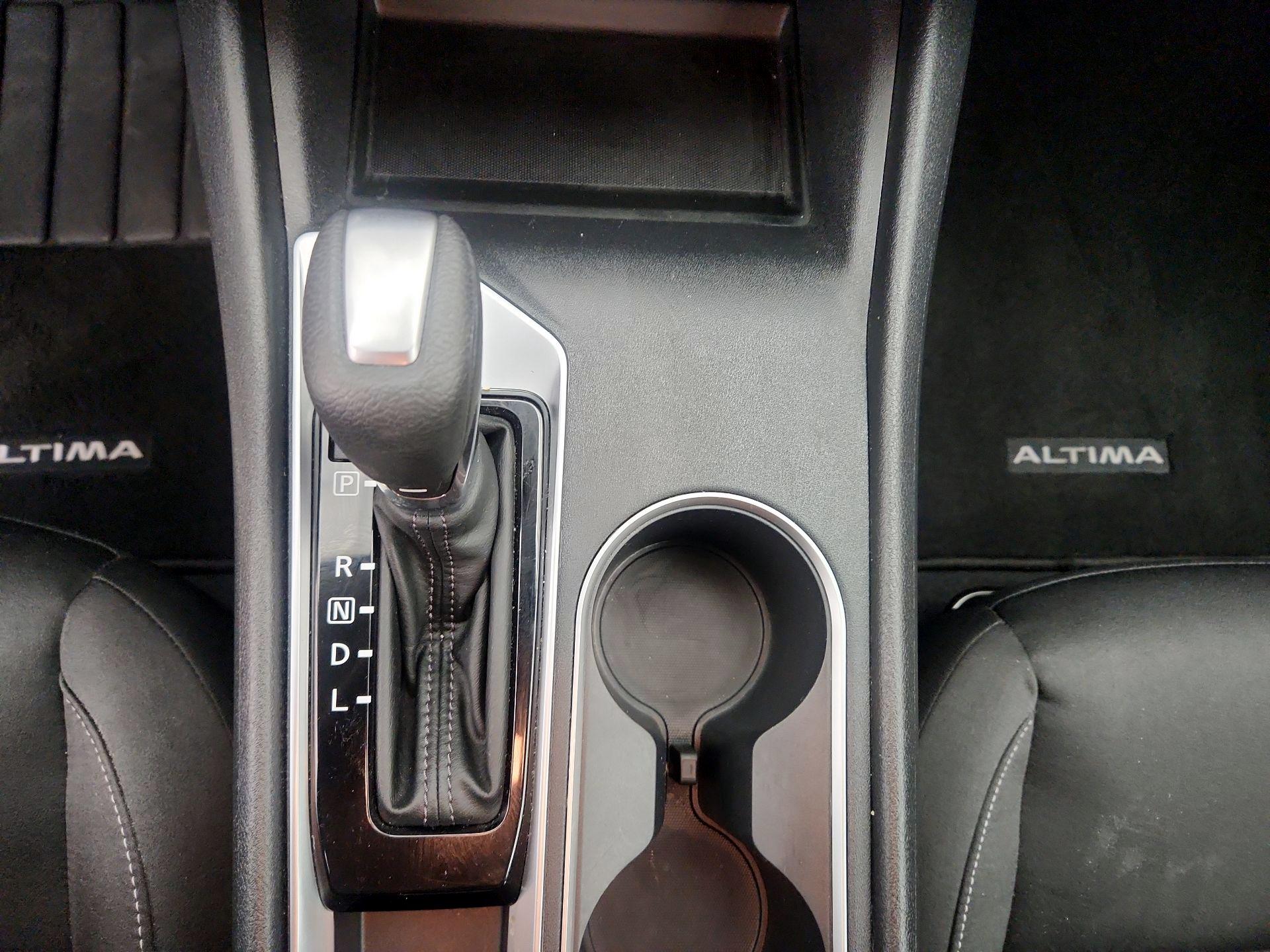 Thumbnail: 2022 Nissan Altima - 17