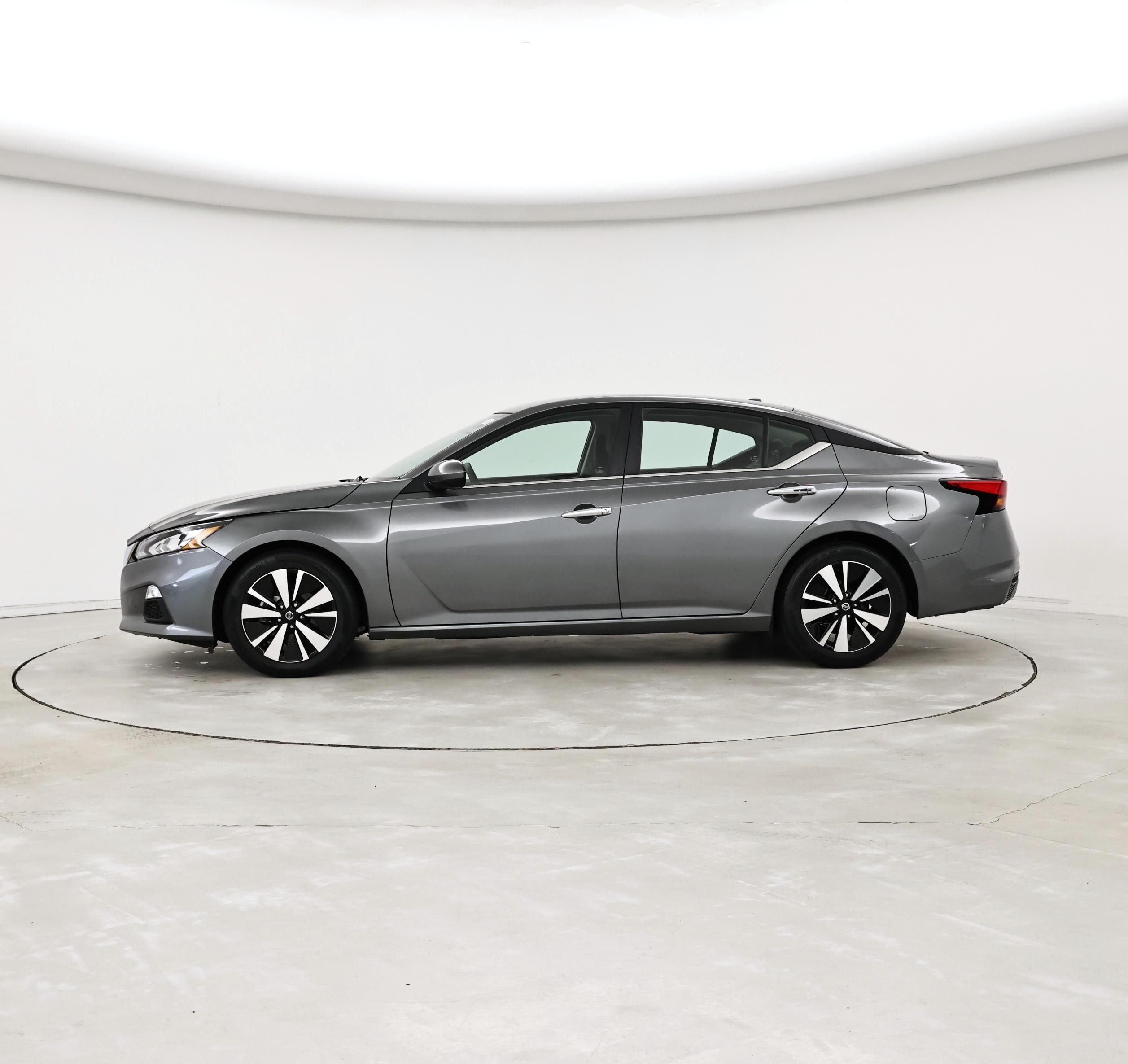 Thumbnail: 2022 Nissan Altima - 3