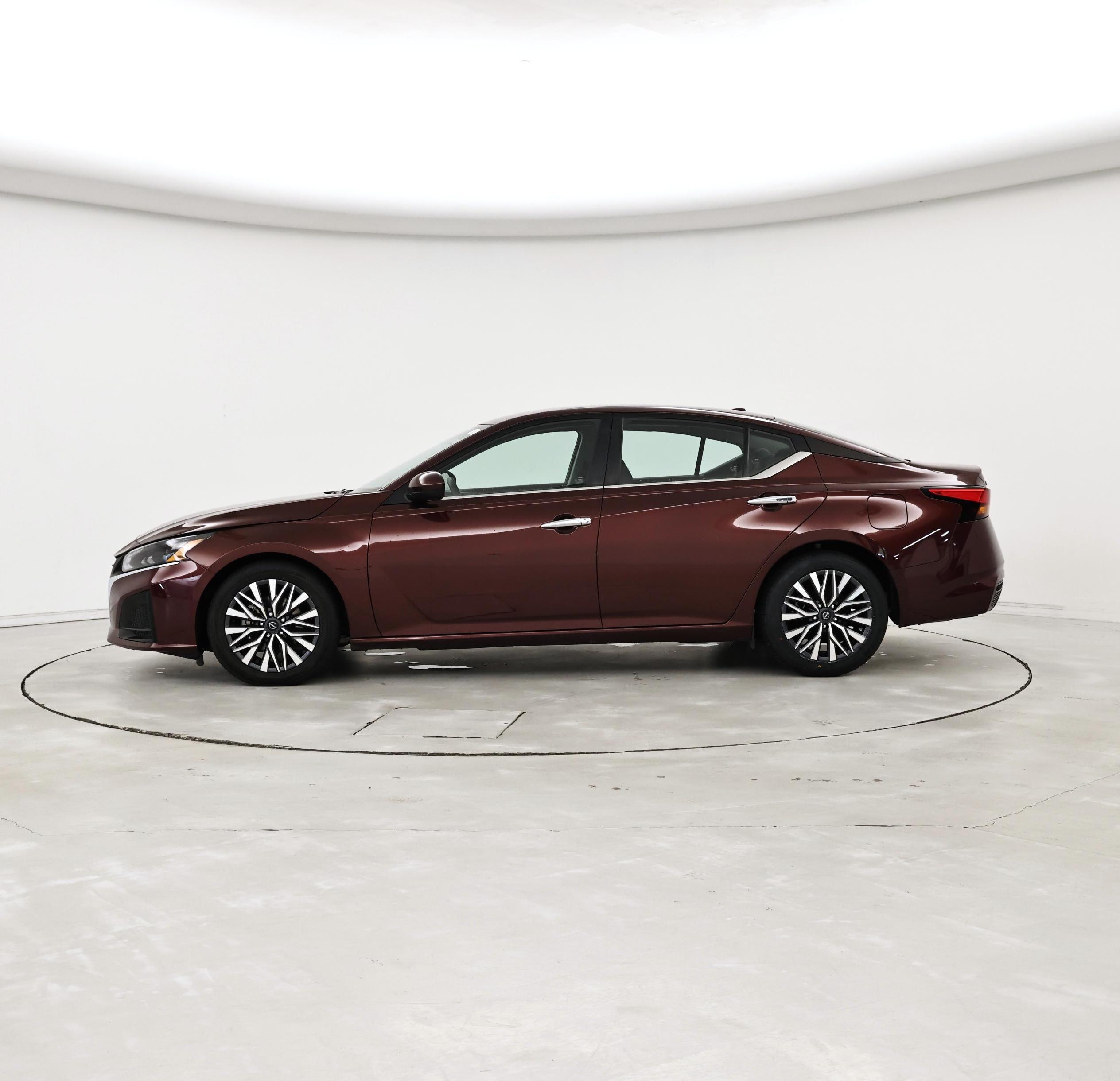 Thumbnail: 2023 Nissan Altima - 3