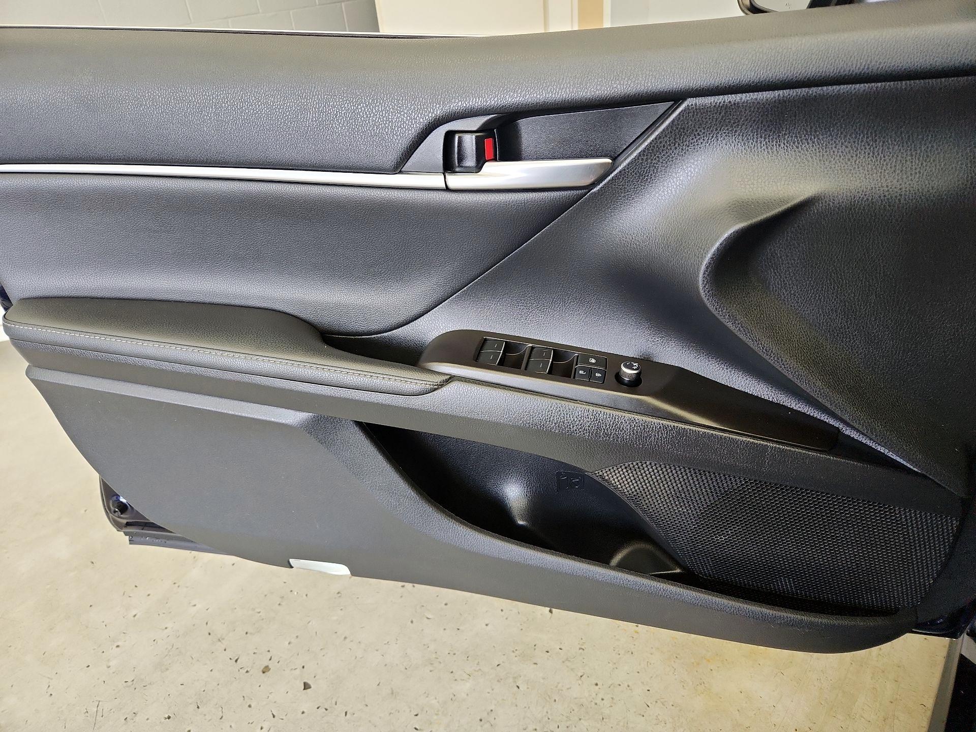 Thumbnail: 2021 Toyota Camry - 12