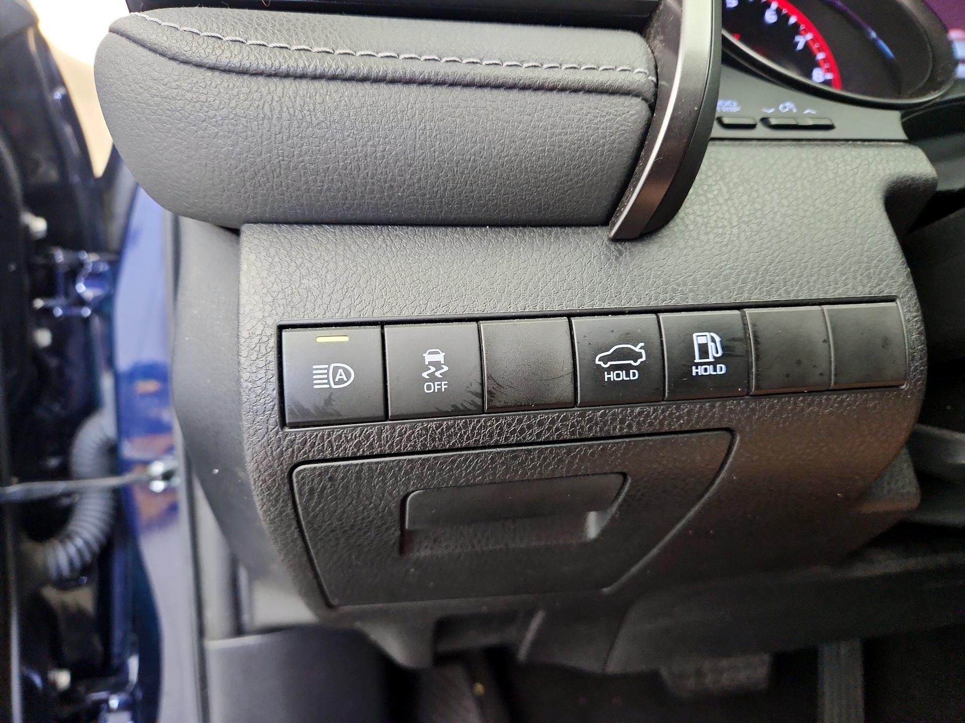 Thumbnail: 2021 Toyota Camry - 13