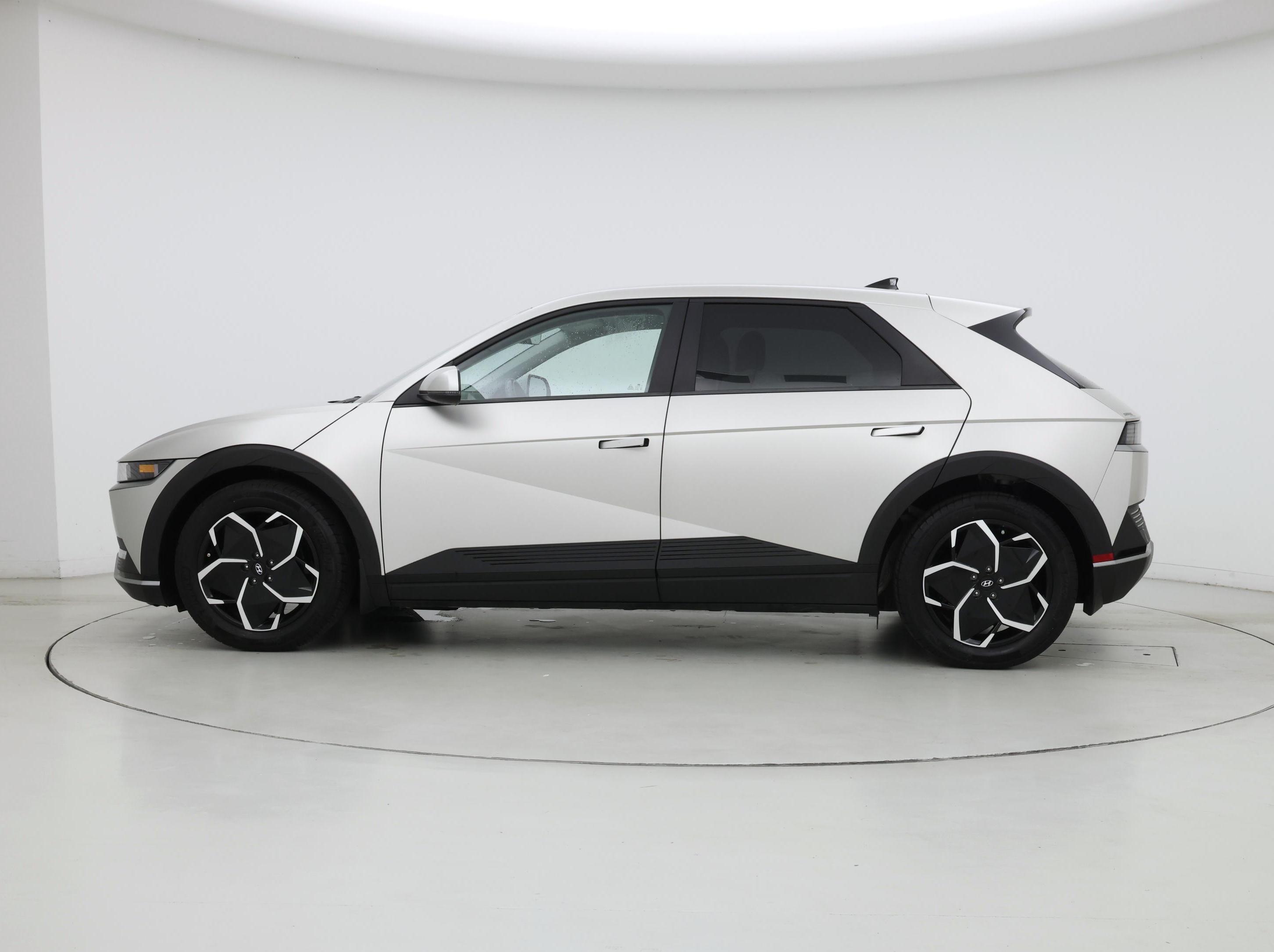 Thumbnail: 2023 Hyundai Ioniq 5 - 3