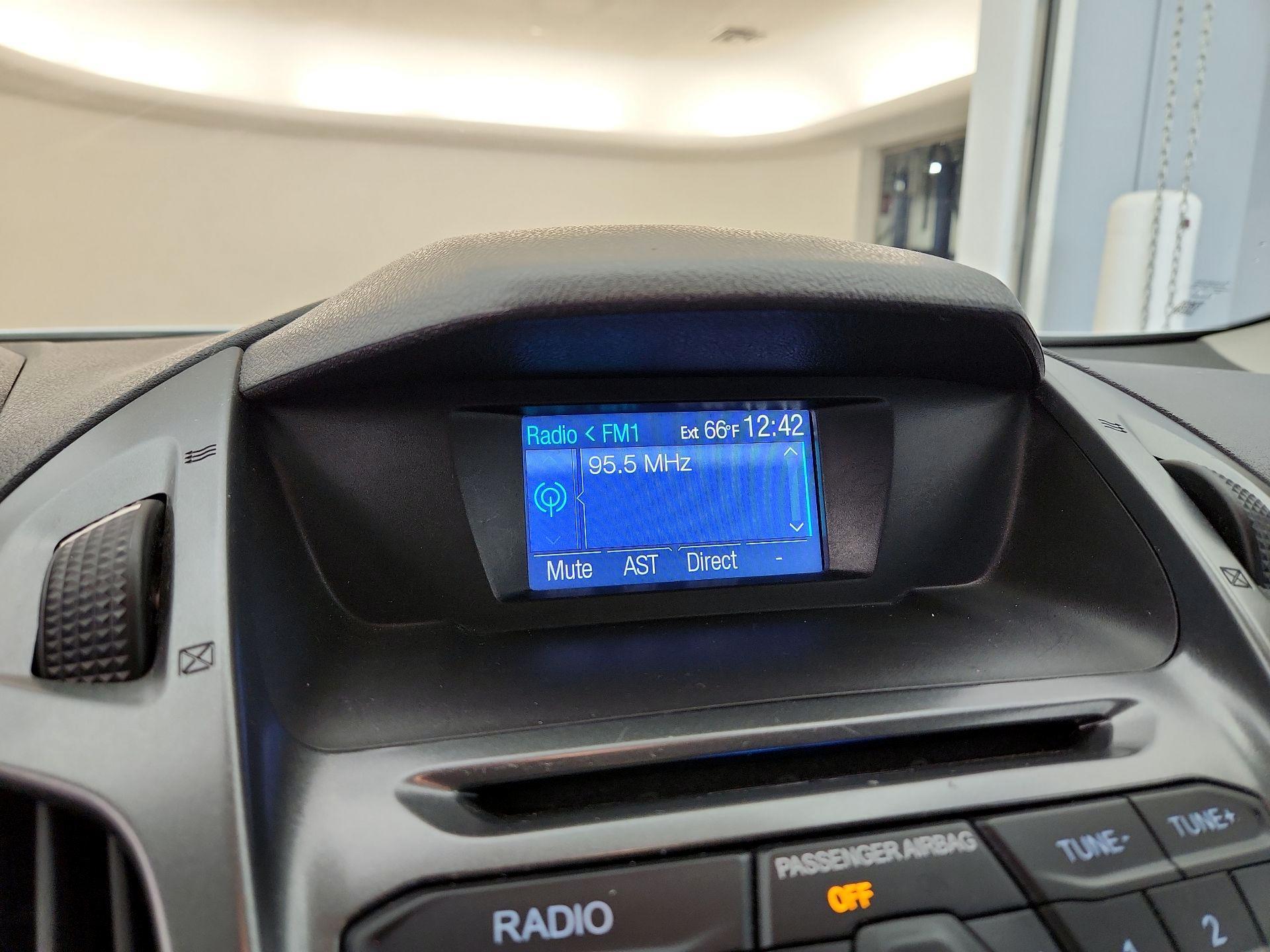 Thumbnail: 2016 Ford Transit Series - 15