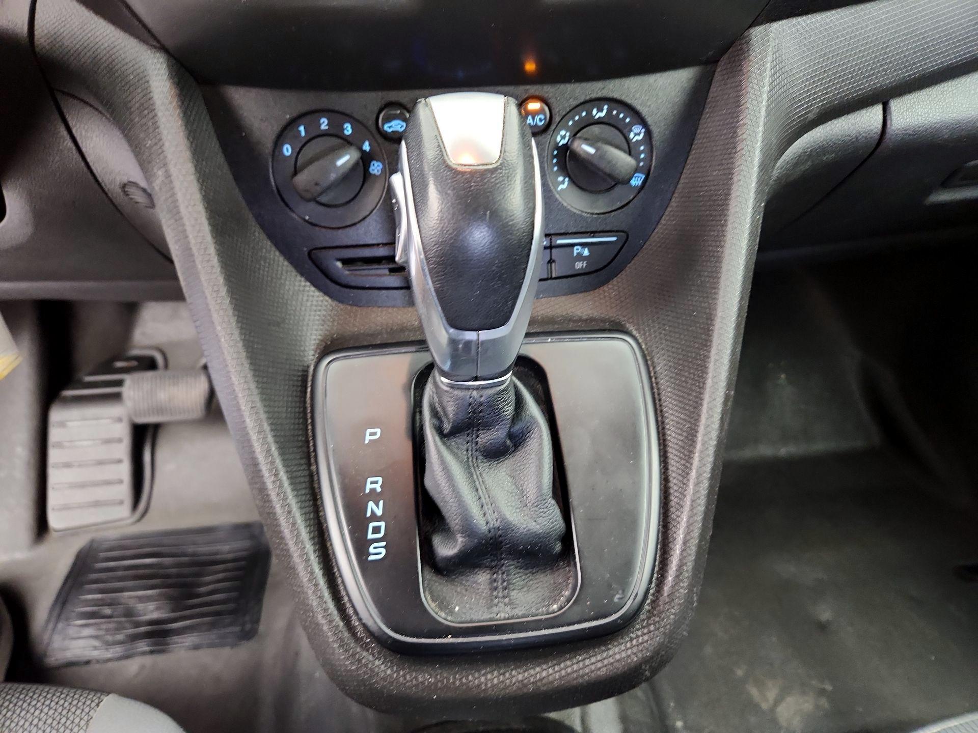 Thumbnail: 2016 Ford Transit Series - 17