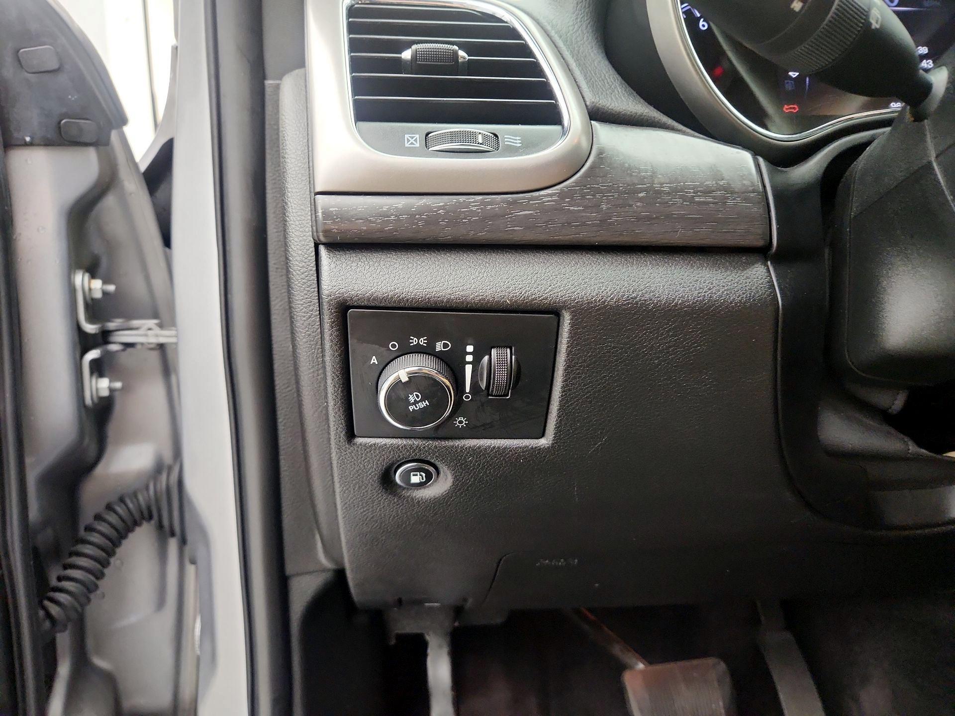 Thumbnail: 2018 Jeep Grand Cherokee - 13