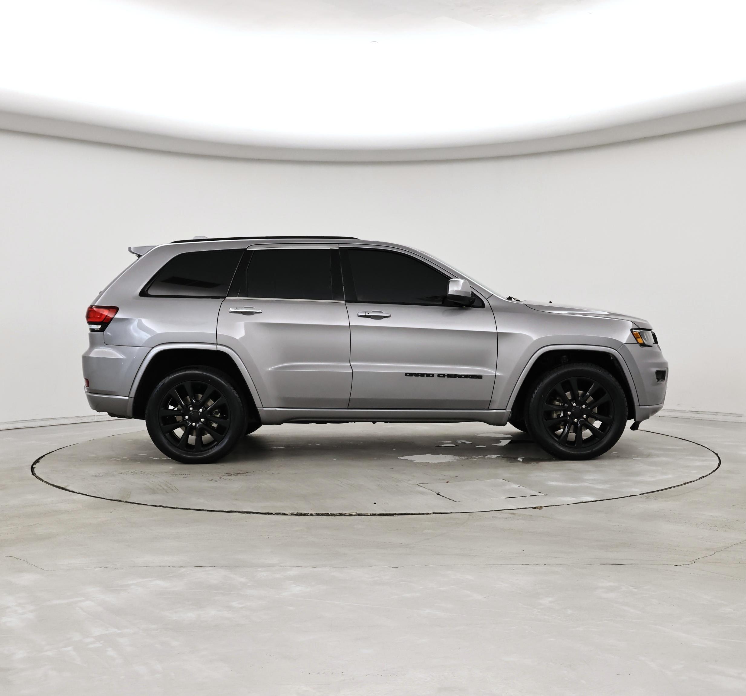 Thumbnail: 2018 Jeep Grand Cherokee - 7