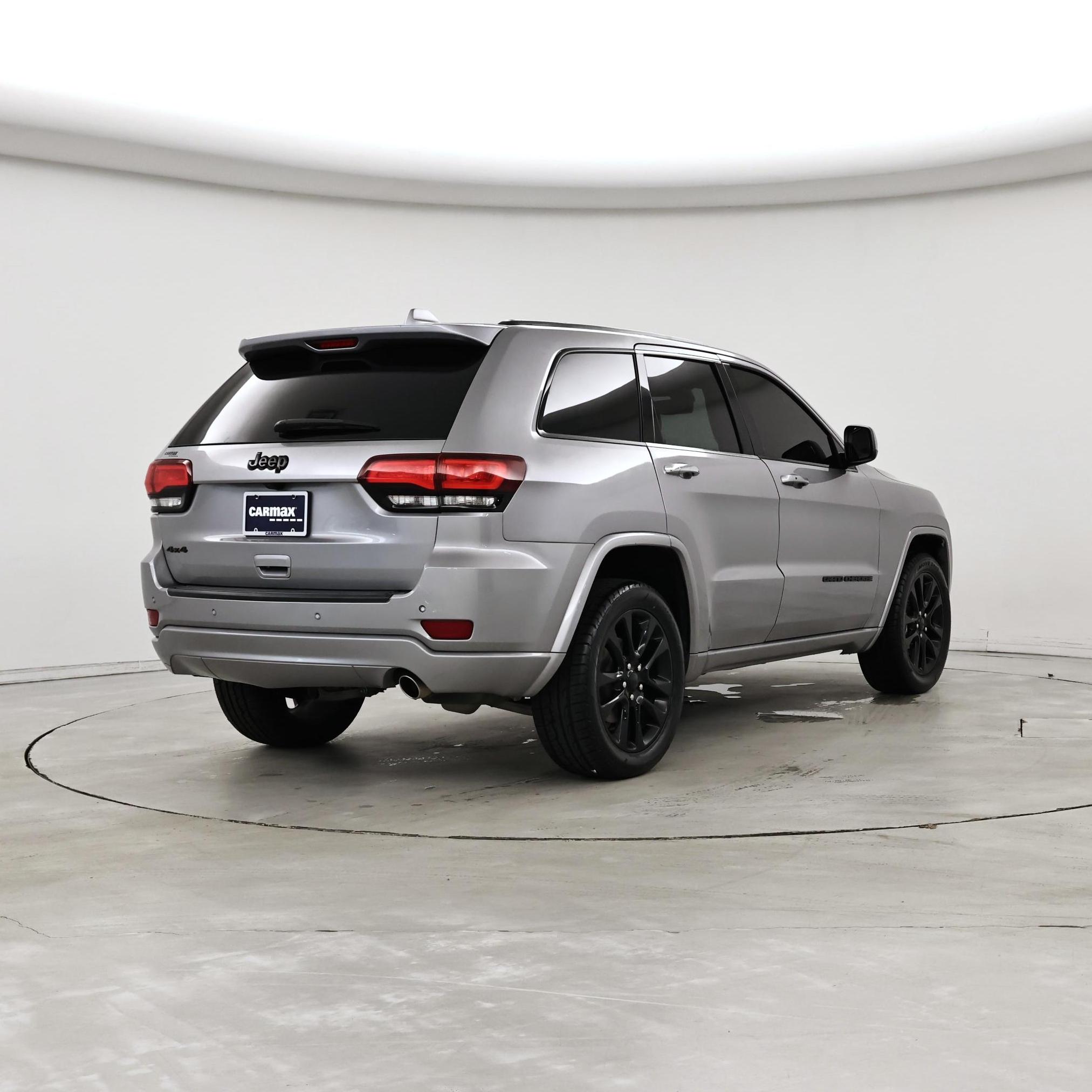Thumbnail: 2018 Jeep Grand Cherokee - 8