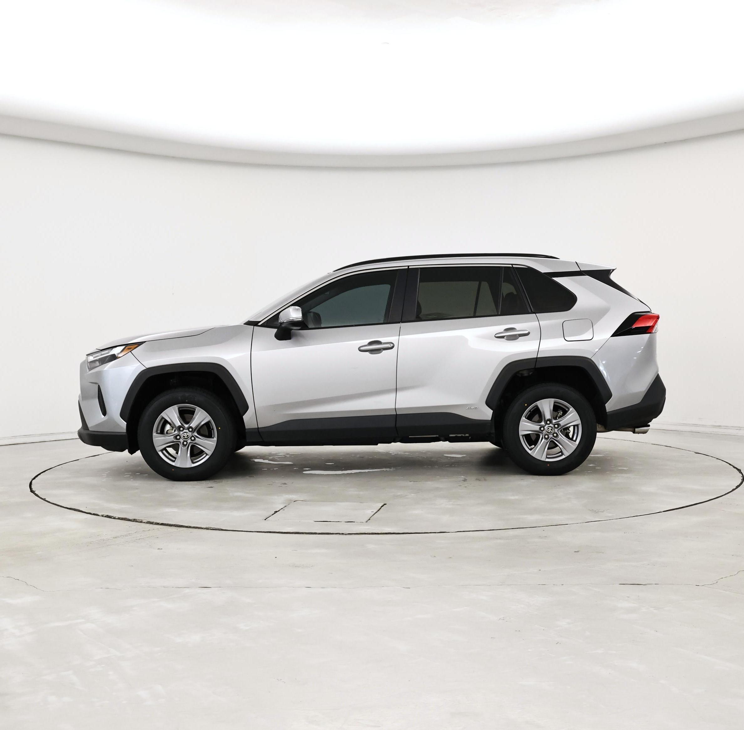 Thumbnail: 2022 Toyota RAV4 - 3