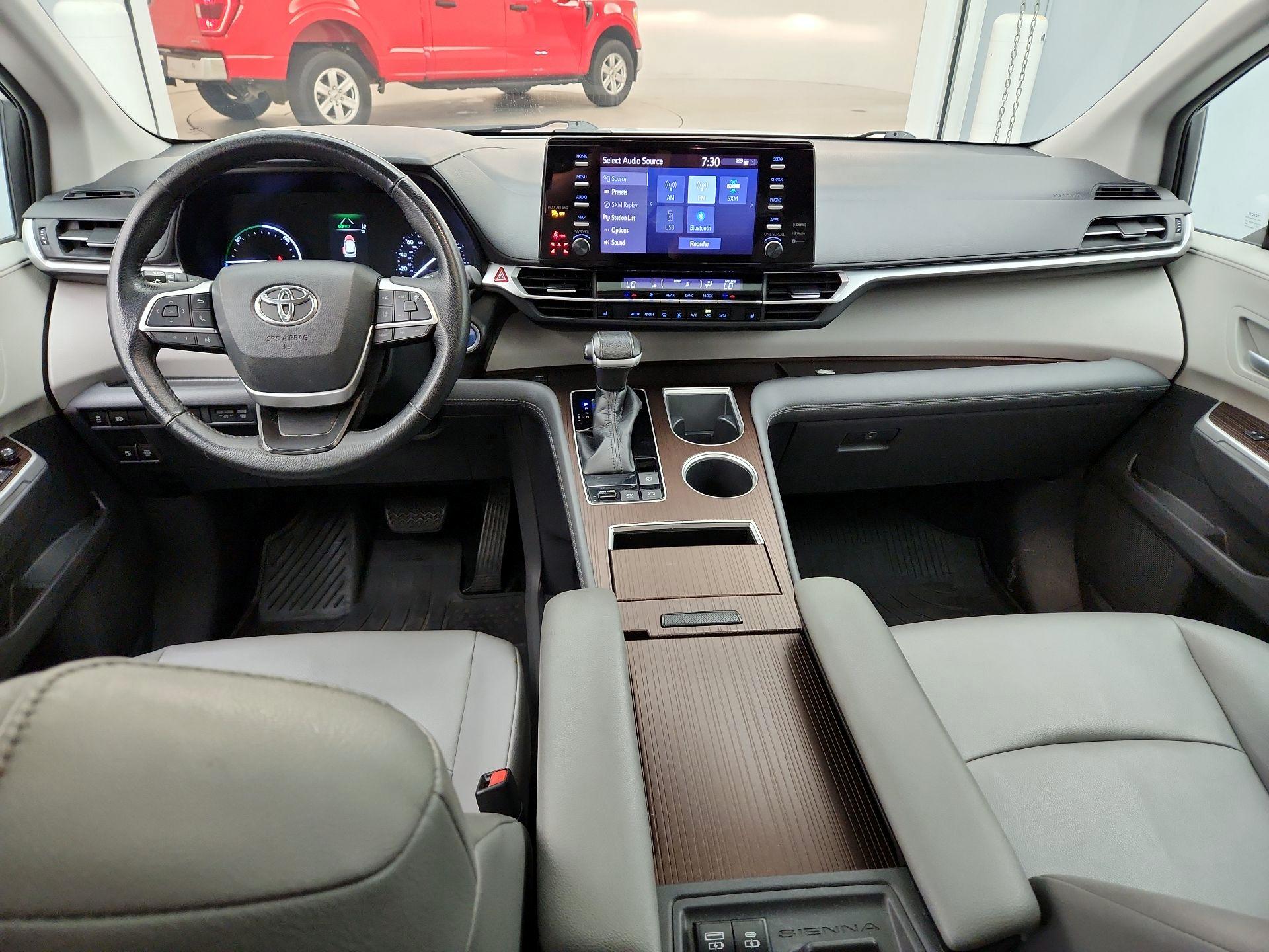 Thumbnail: 2022 Toyota Sienna - 9