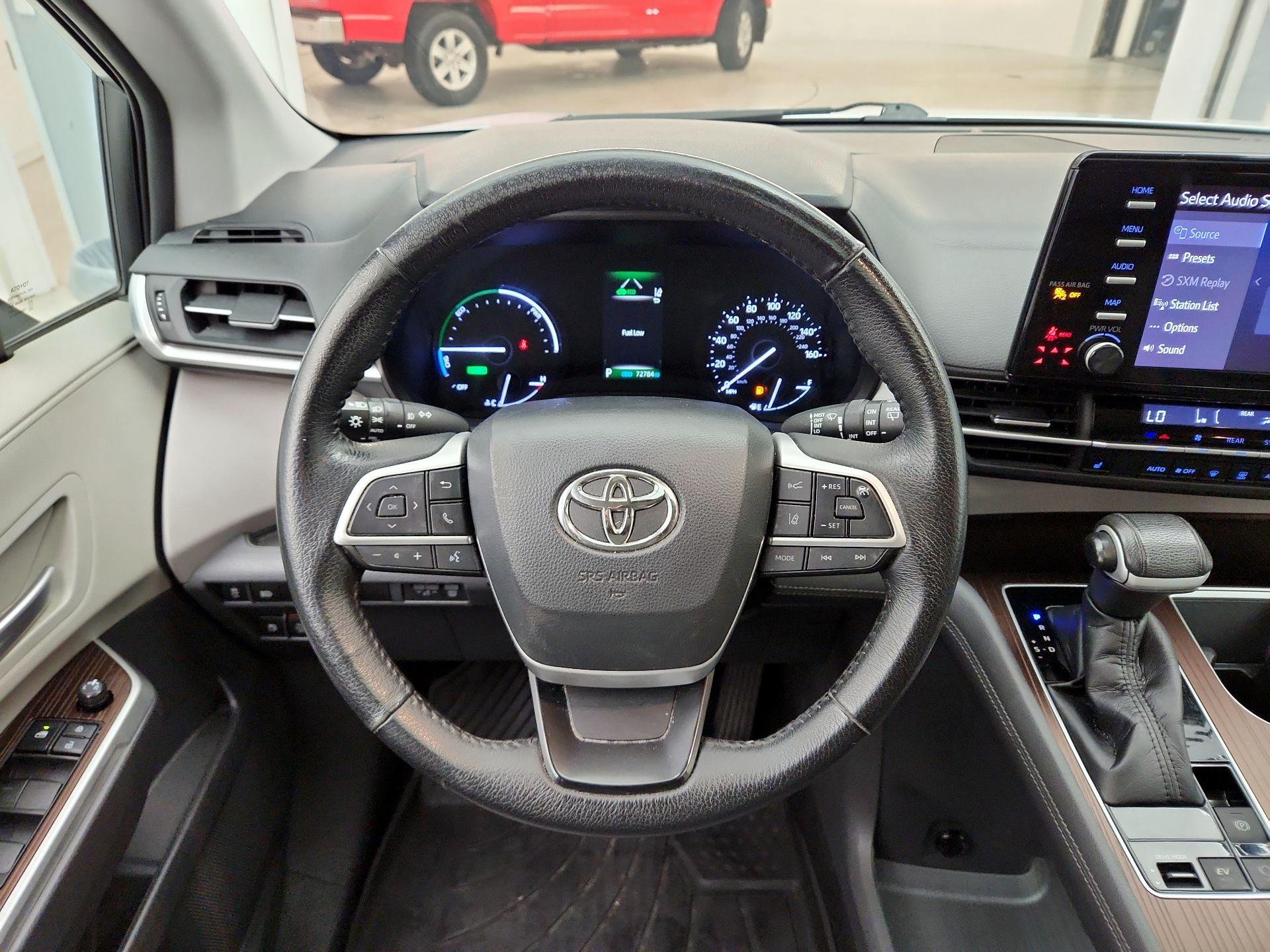 Thumbnail: 2022 Toyota Sienna - 10