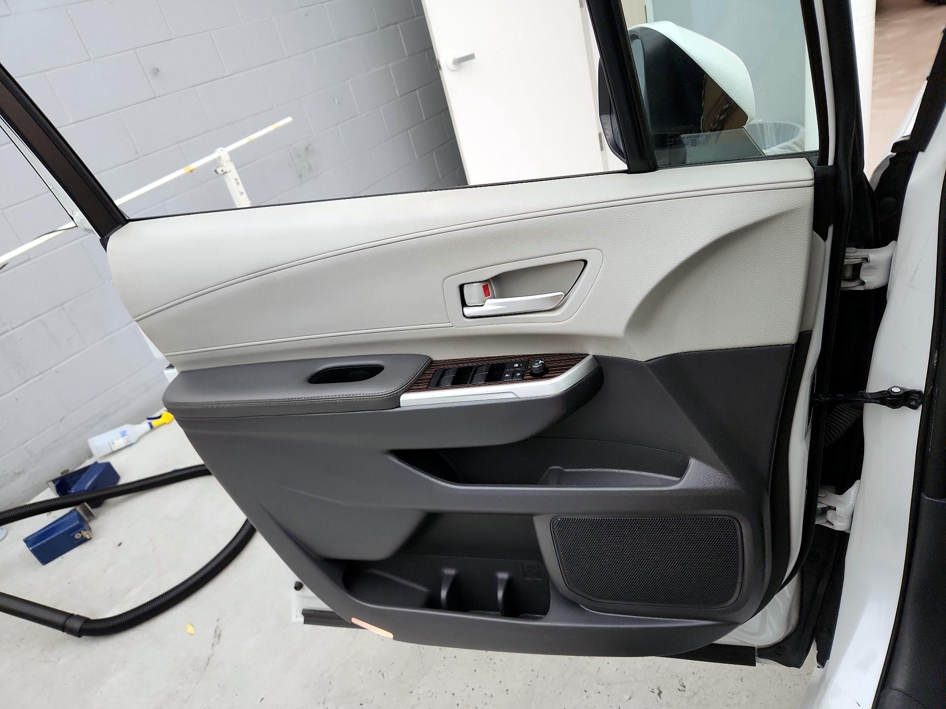 Thumbnail: 2022 Toyota Sienna - 12