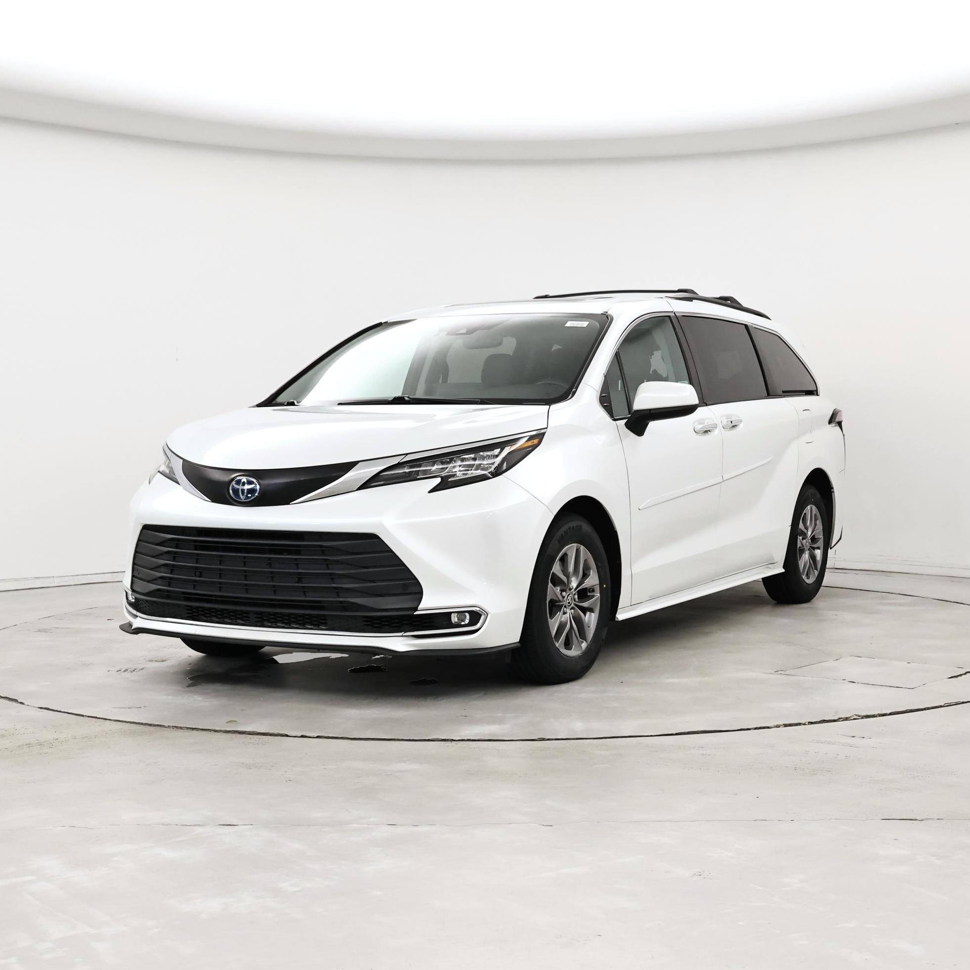 Thumbnail: 2022 Toyota Sienna - 4