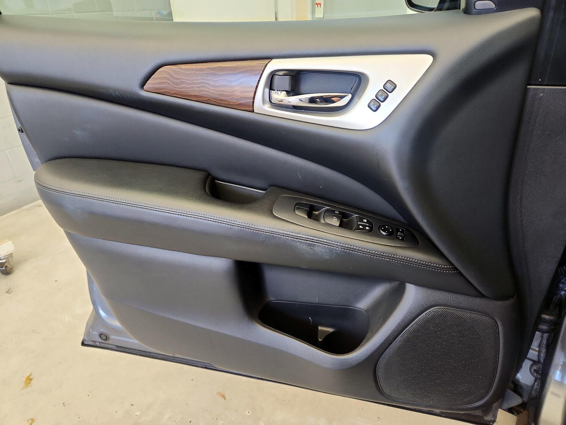 Thumbnail: 2017 Nissan Pathfinder - 12