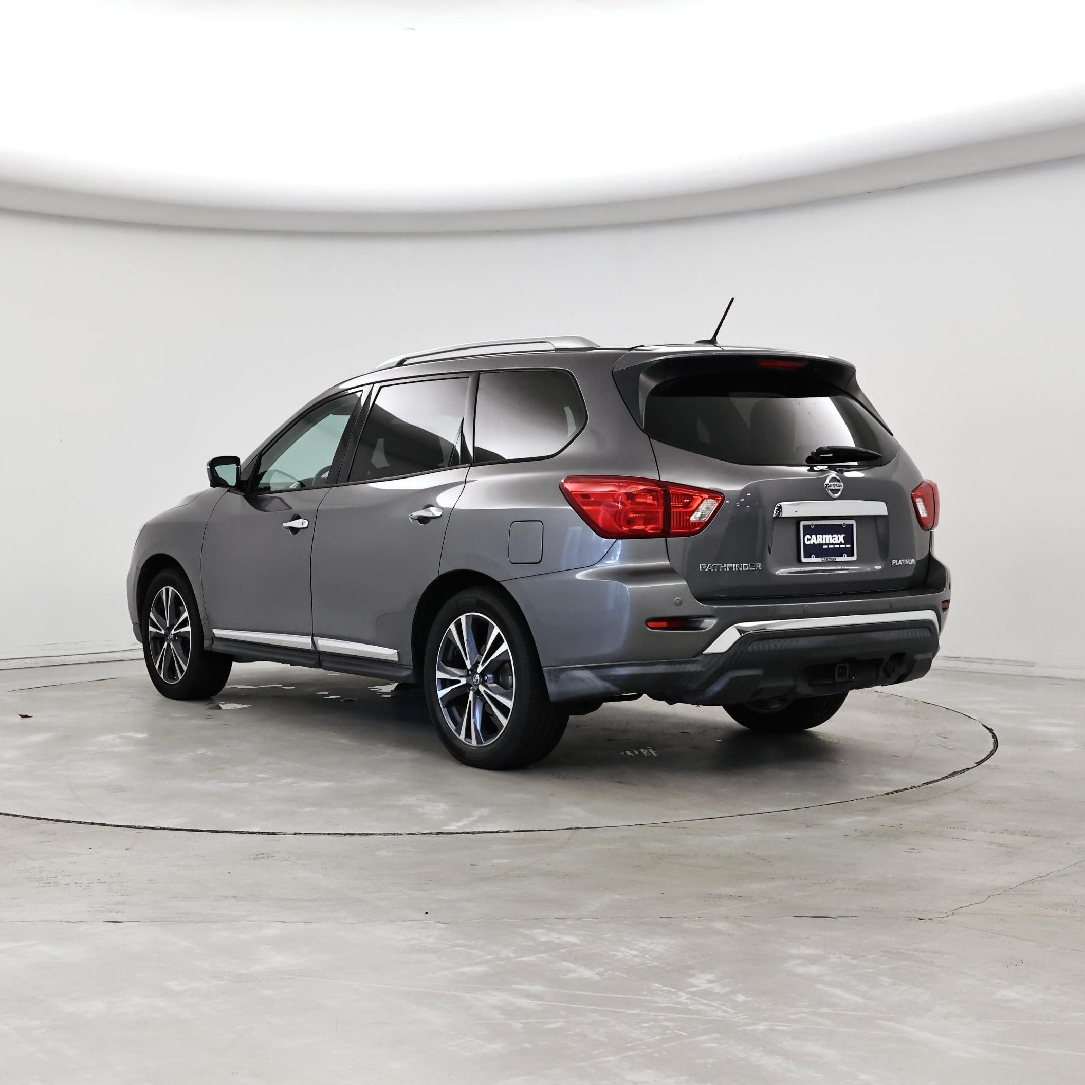 Thumbnail: 2017 Nissan Pathfinder - 2