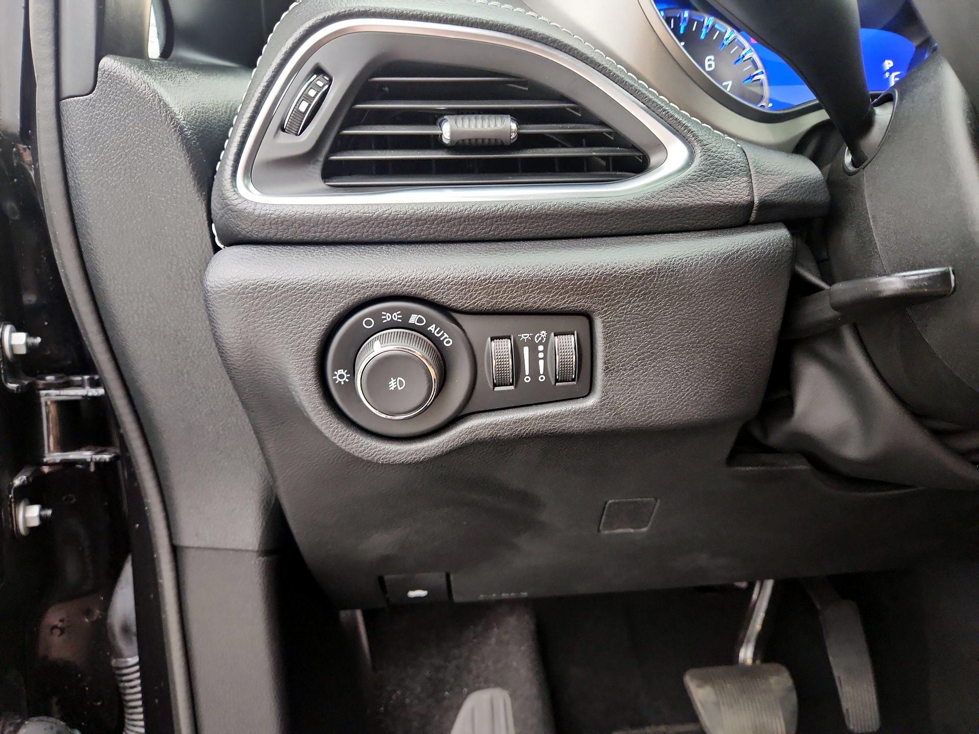 Thumbnail: 2022 Chrysler Pacifica - 13