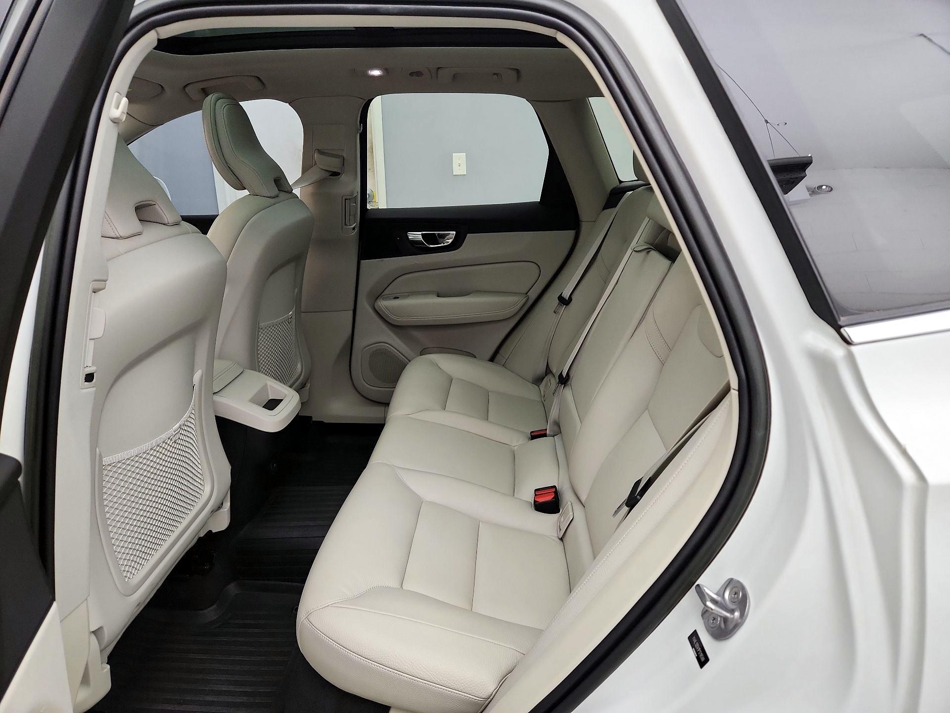 Thumbnail: 2023 Volvo XC60 - 20