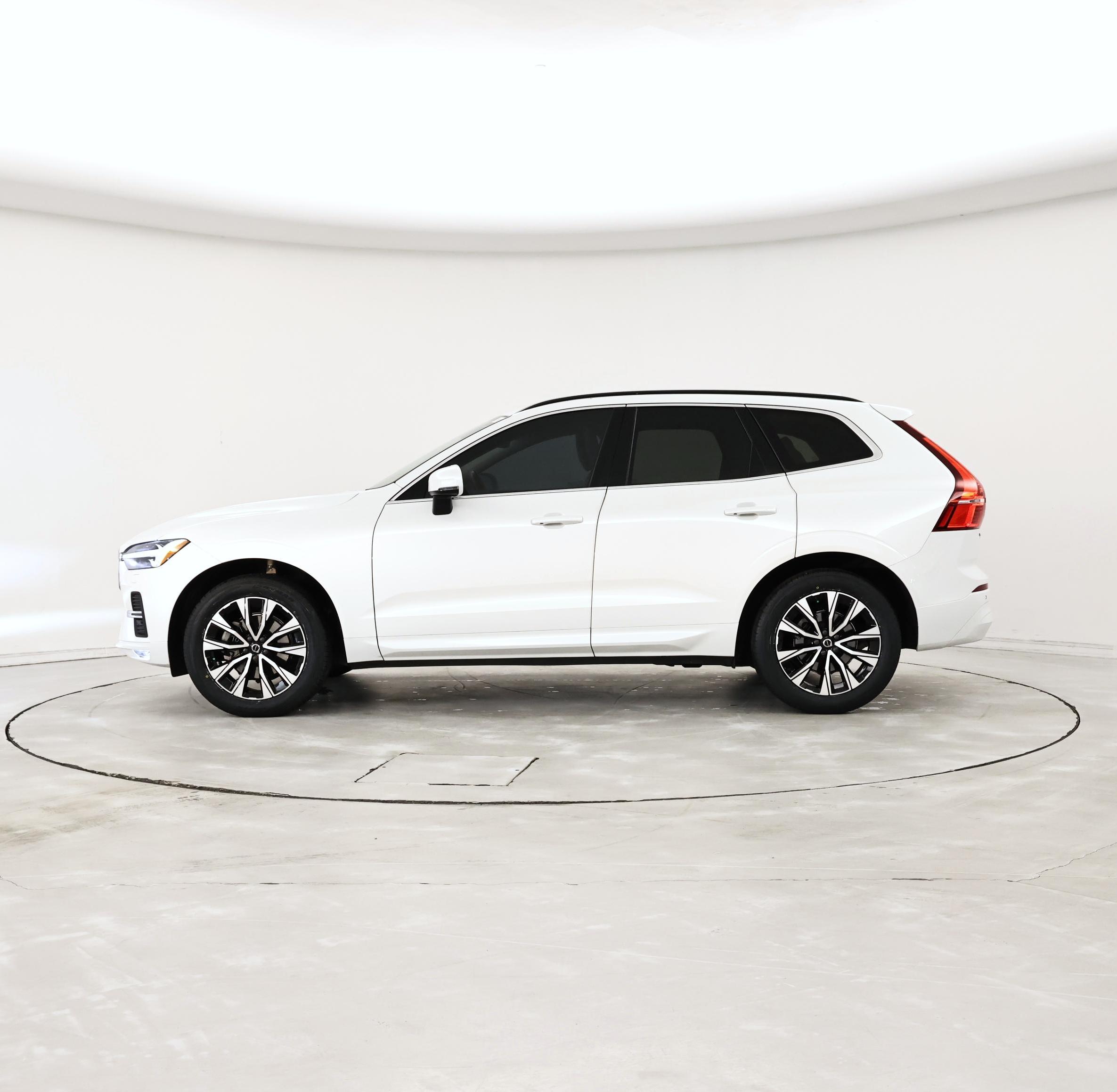 Thumbnail: 2023 Volvo XC60 - 3