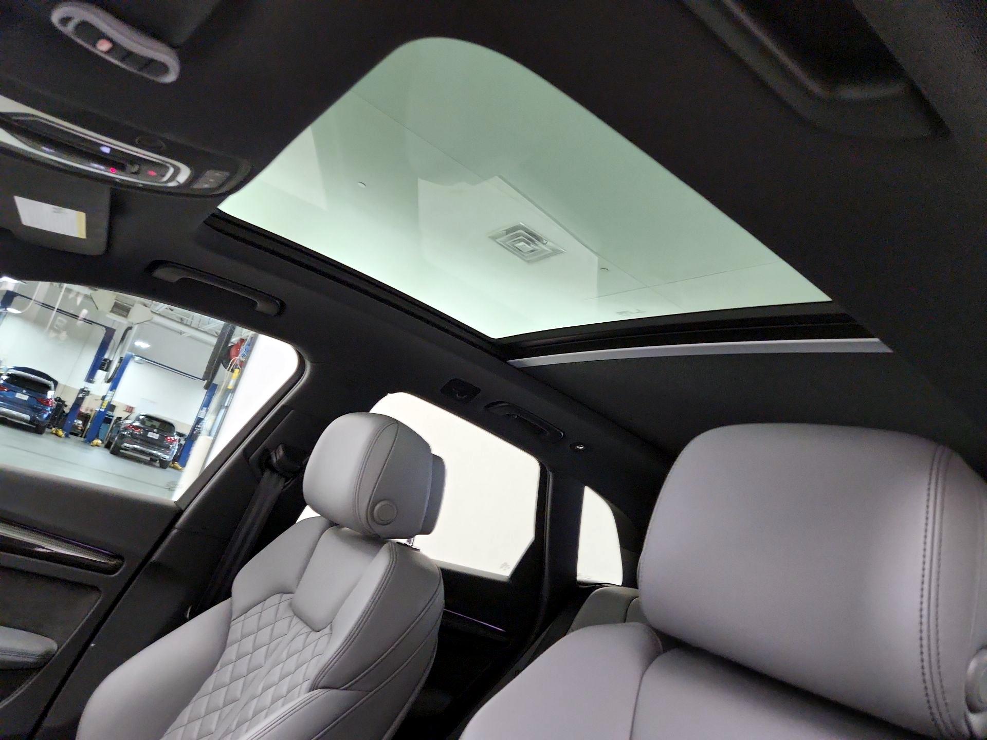 Thumbnail: 2018 Audi SQ5 - 19
