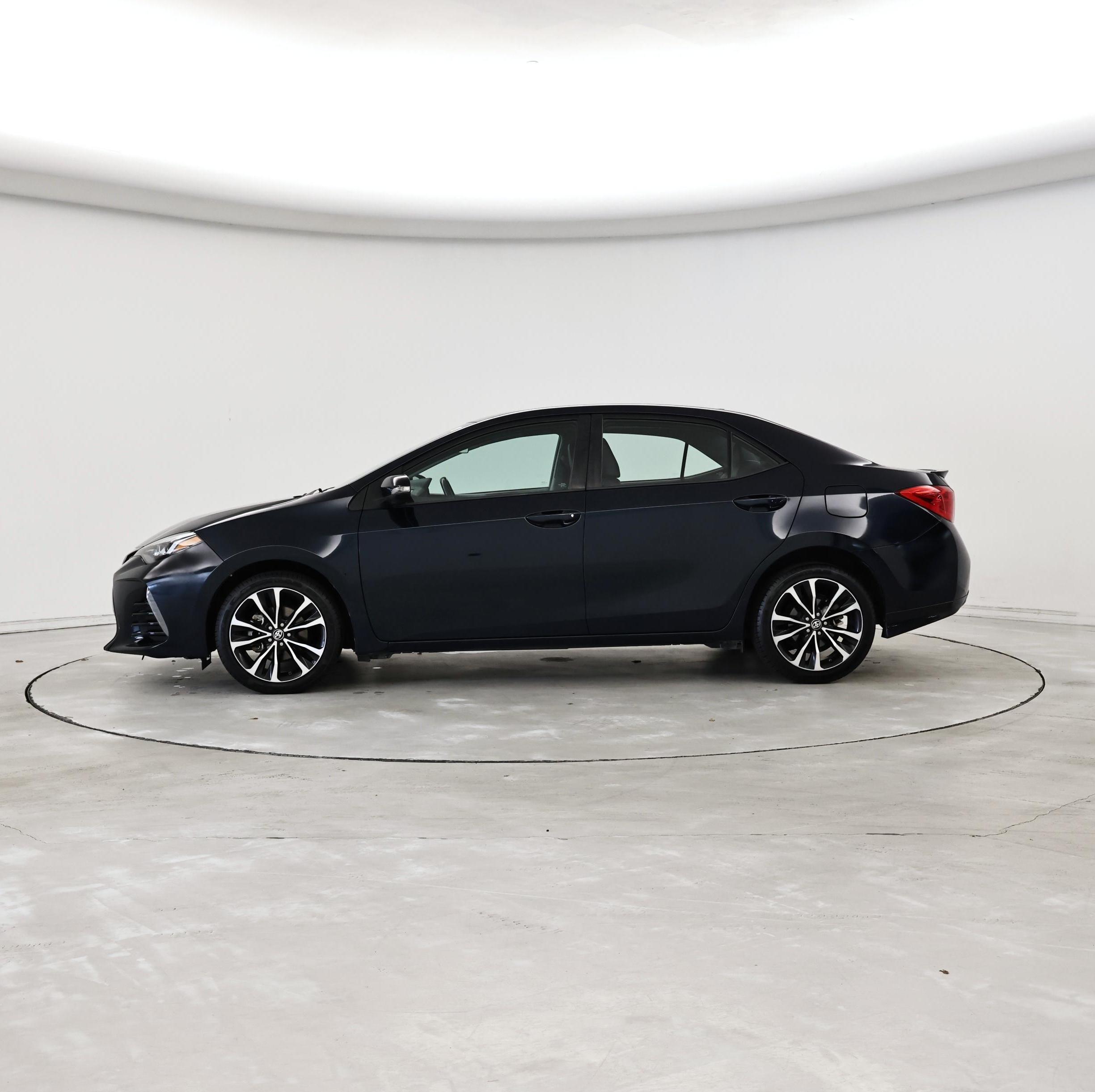 Thumbnail: 2017 Toyota Corolla - 3