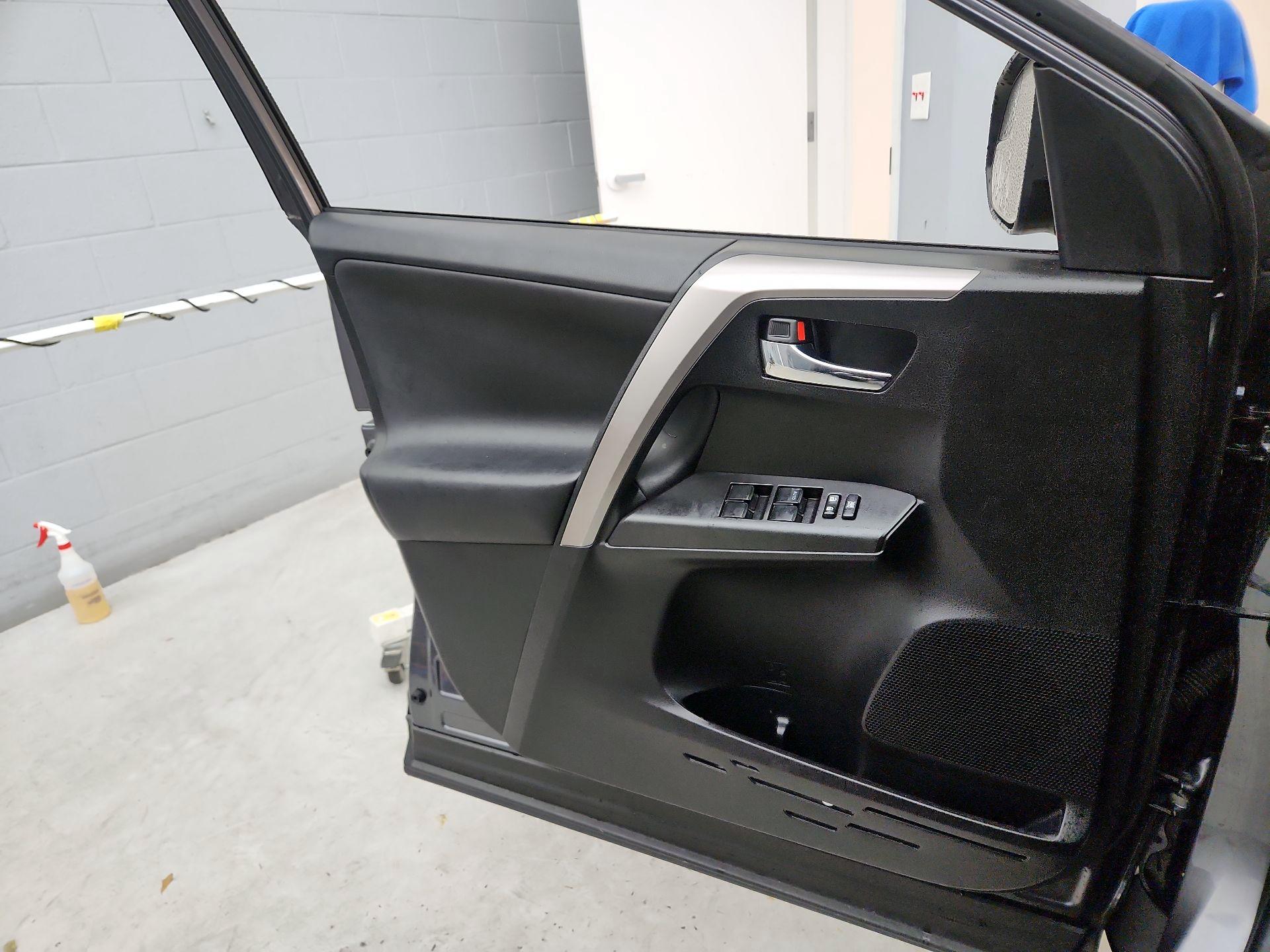 Thumbnail: 2016 Toyota RAV4 - 12