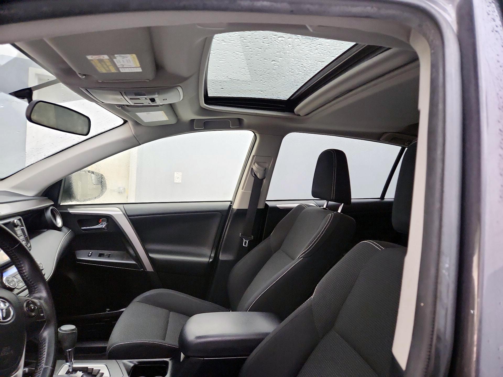 Thumbnail: 2016 Toyota RAV4 - 19