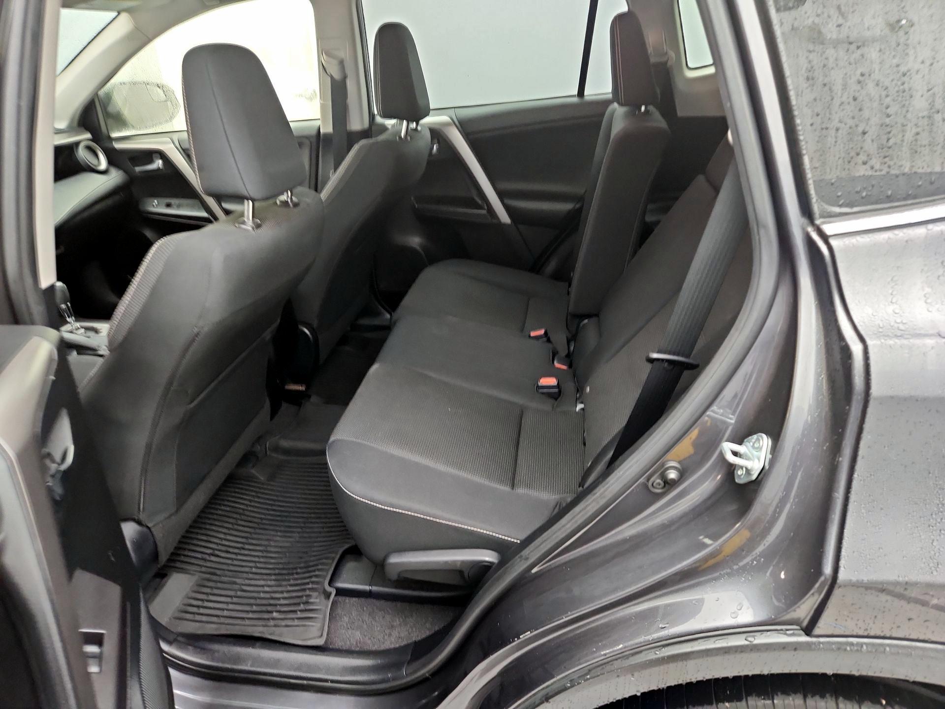 Thumbnail: 2016 Toyota RAV4 - 20