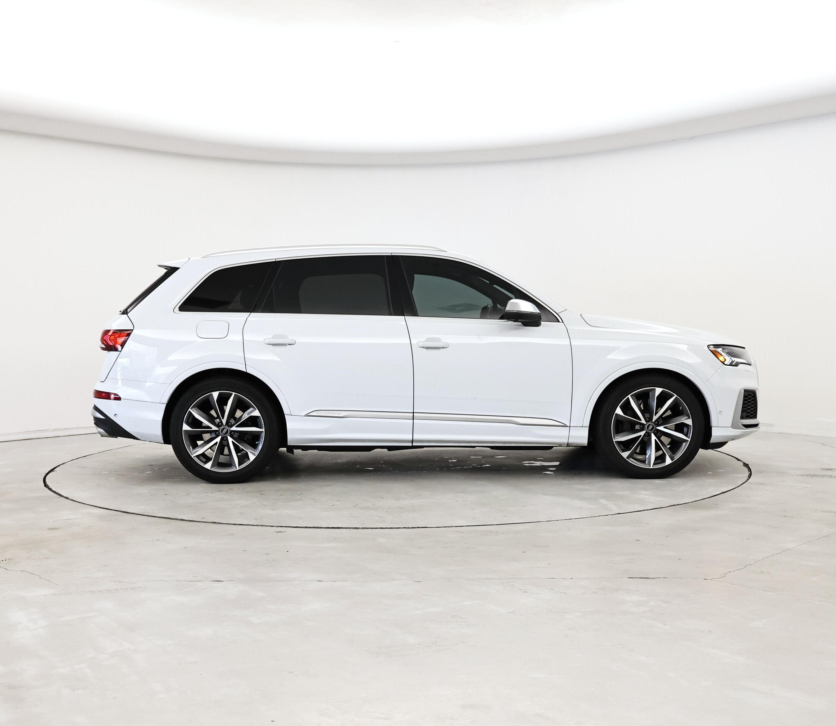 Thumbnail: 2023 Audi SQ7 - 7