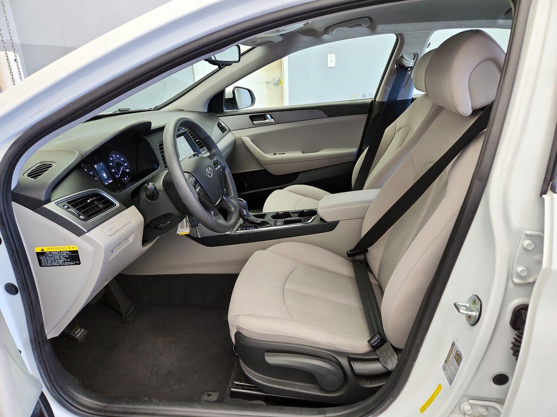 Thumbnail: 2016 Hyundai Sonata - 11