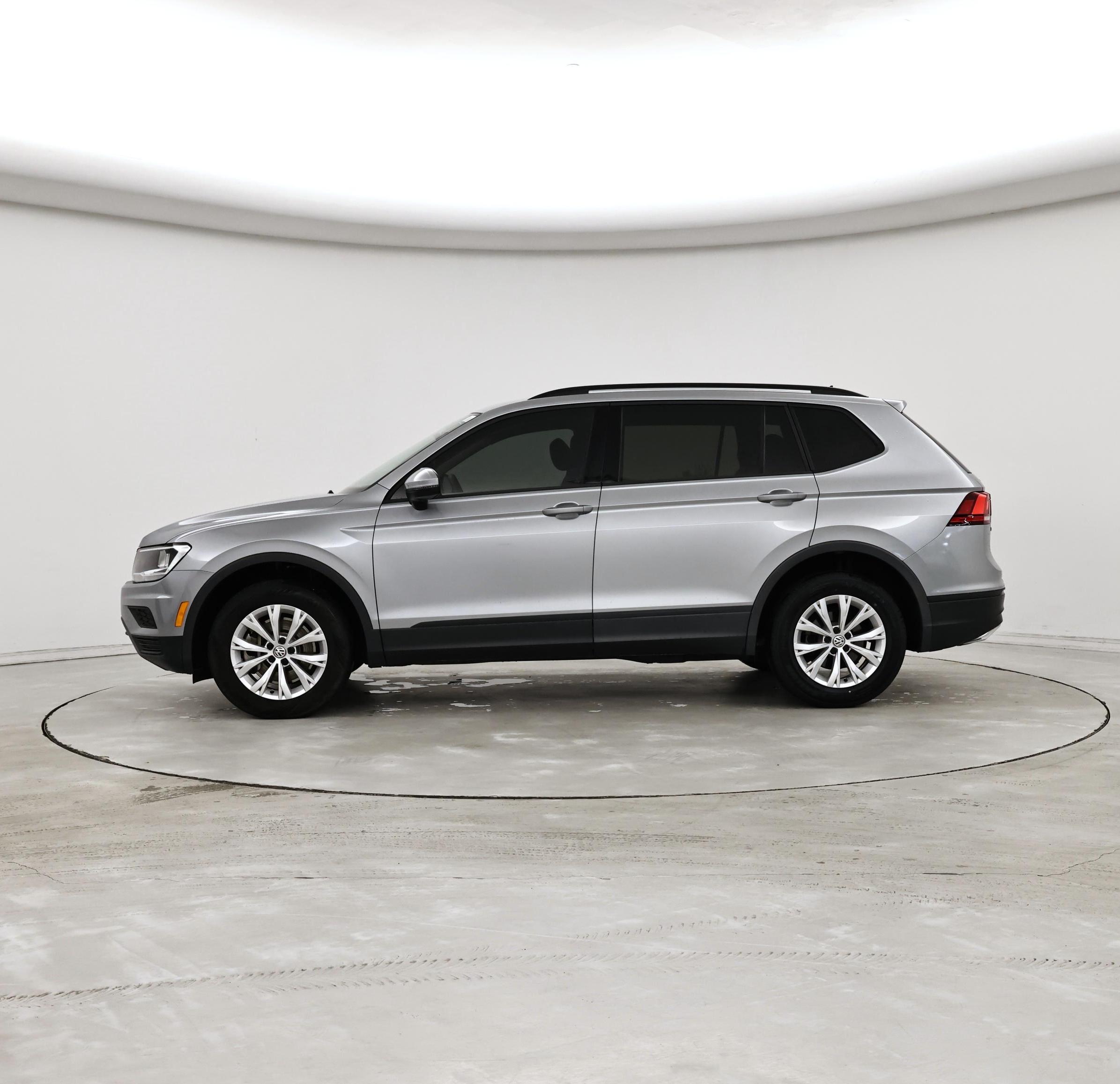 Thumbnail: 2020 Volkswagen Tiguan - 3