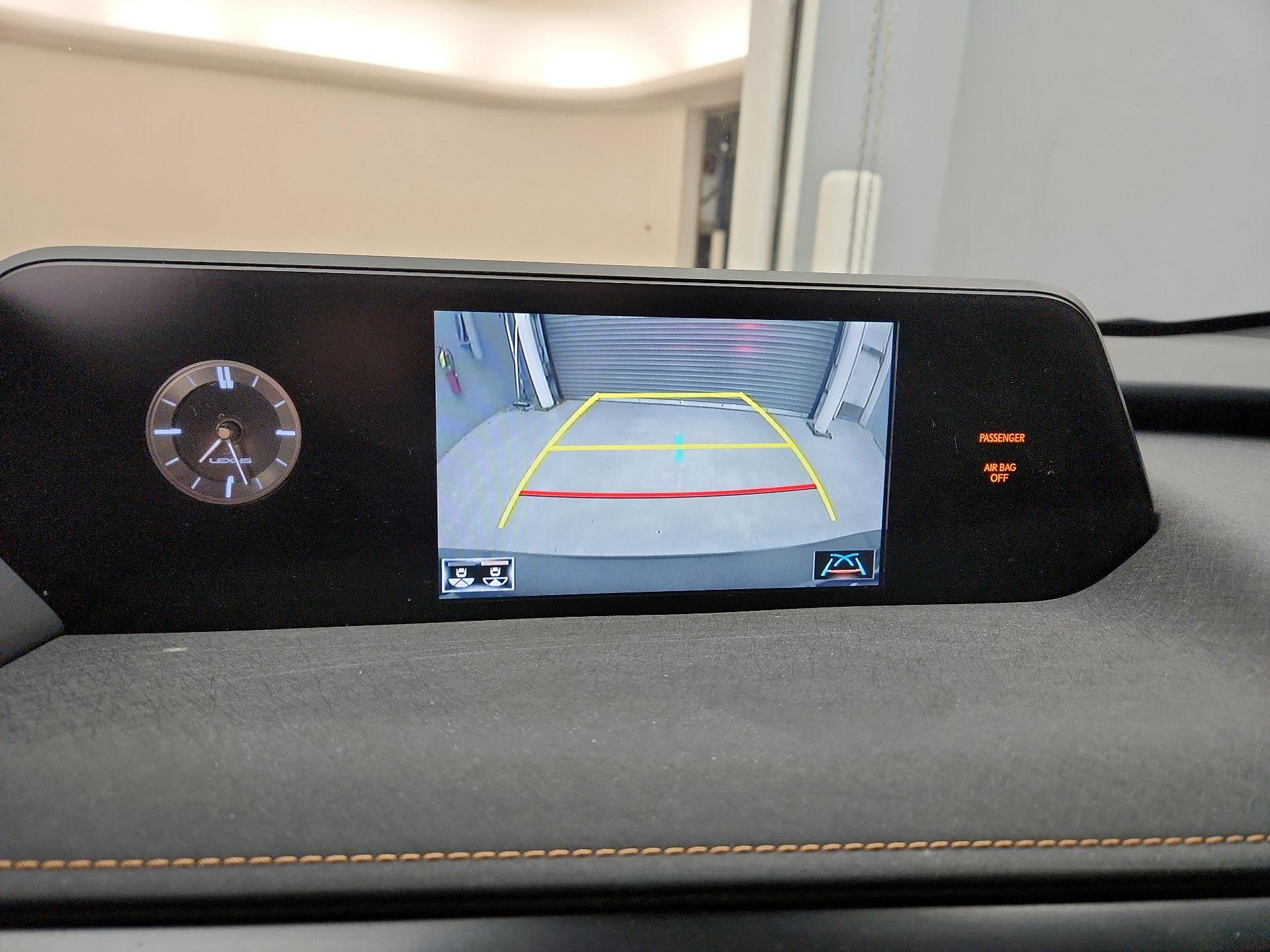 Thumbnail: 2021 Lexus UX - 14