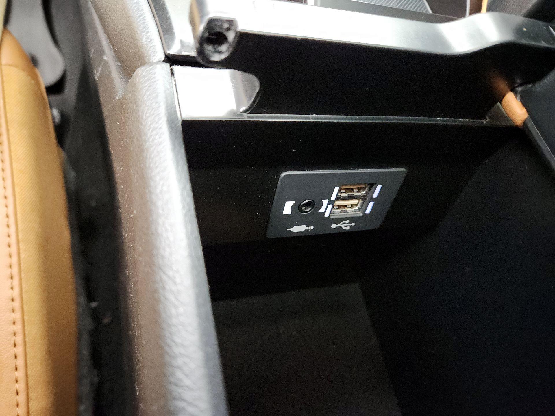 Thumbnail: 2021 Lexus UX - 18