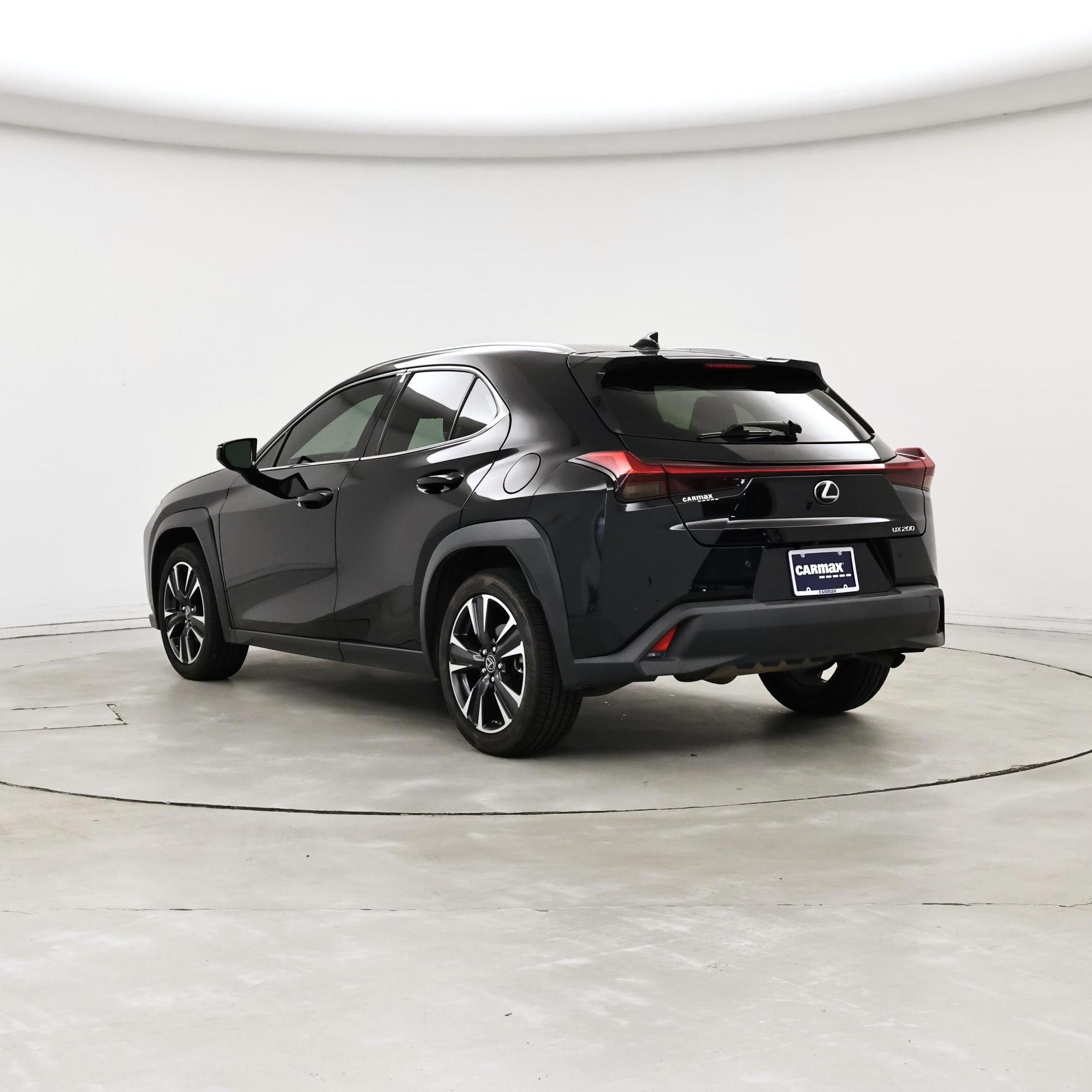 Thumbnail: 2021 Lexus UX - 2