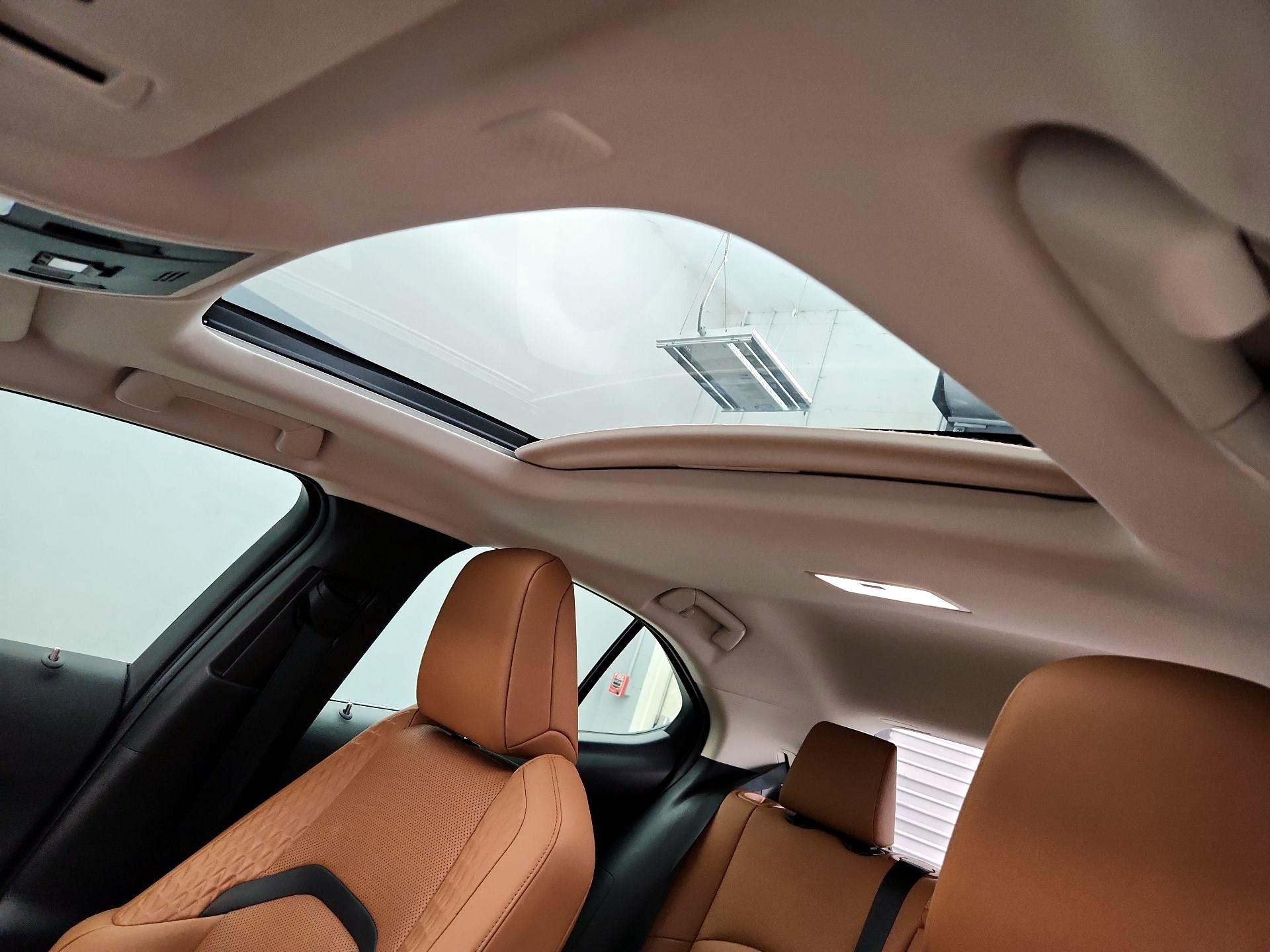 Thumbnail: 2021 Lexus UX - 19