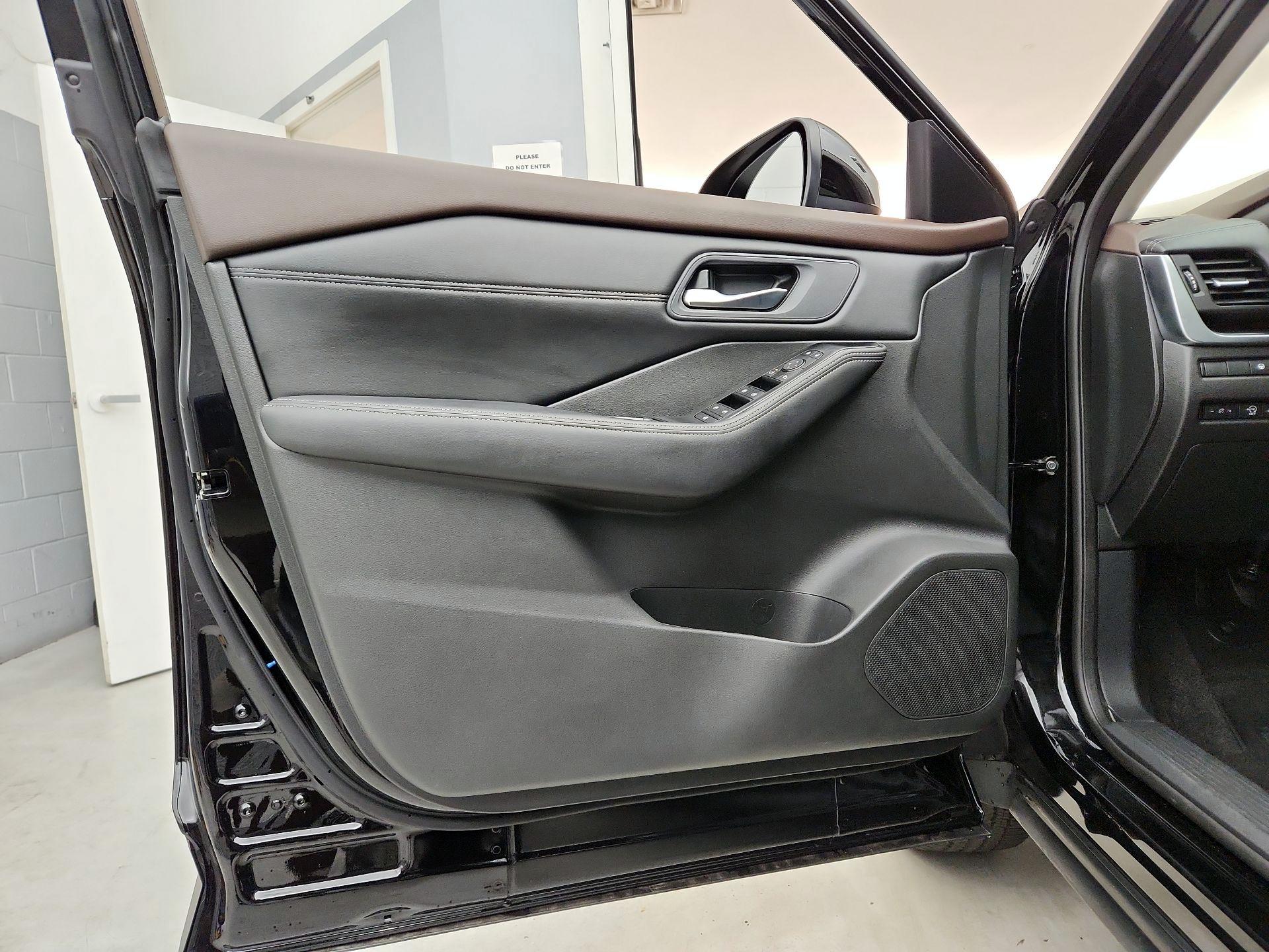 Thumbnail: 2023 Nissan Rogue - 12