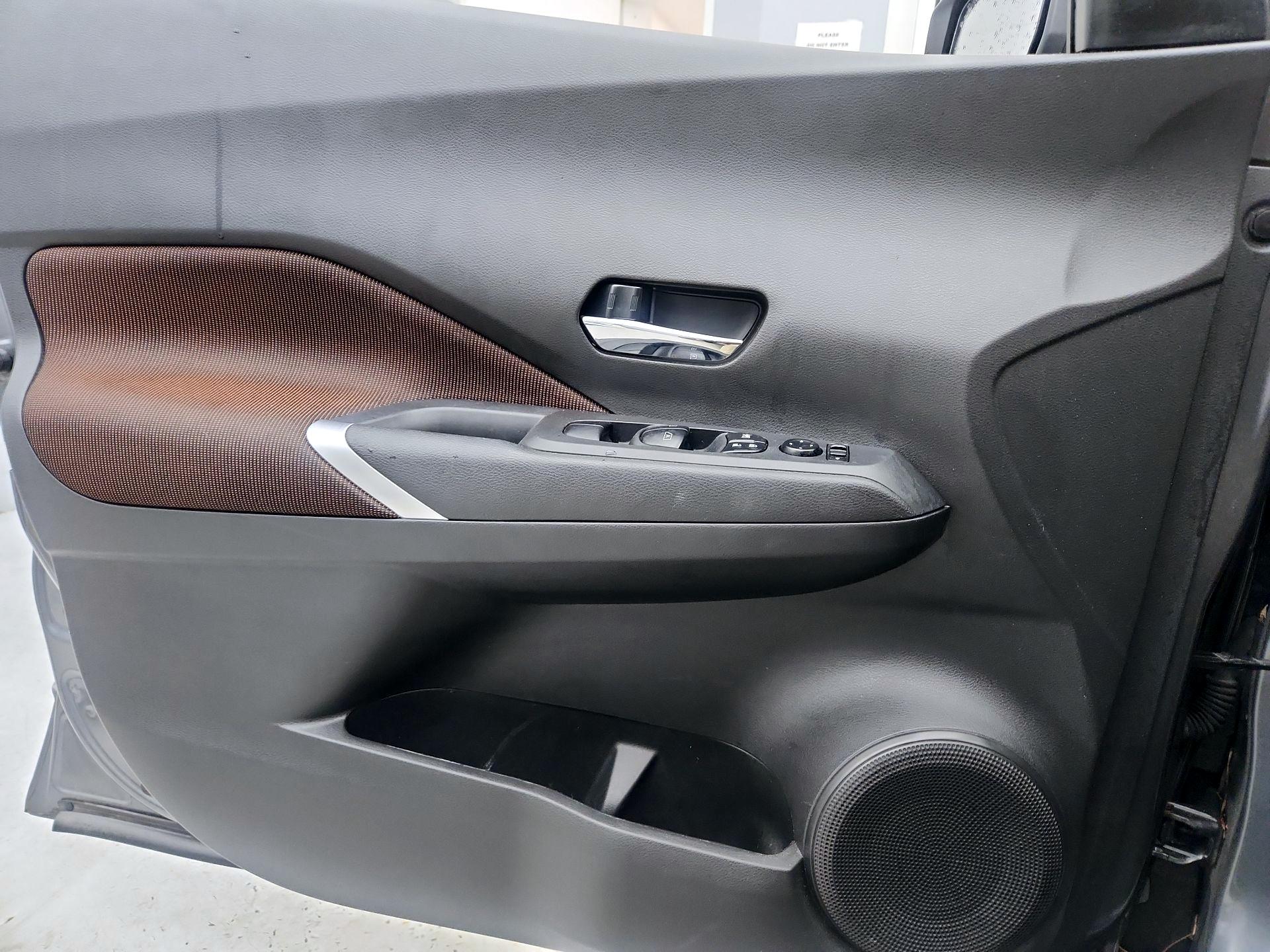 Thumbnail: 2021 Nissan Kicks - 12