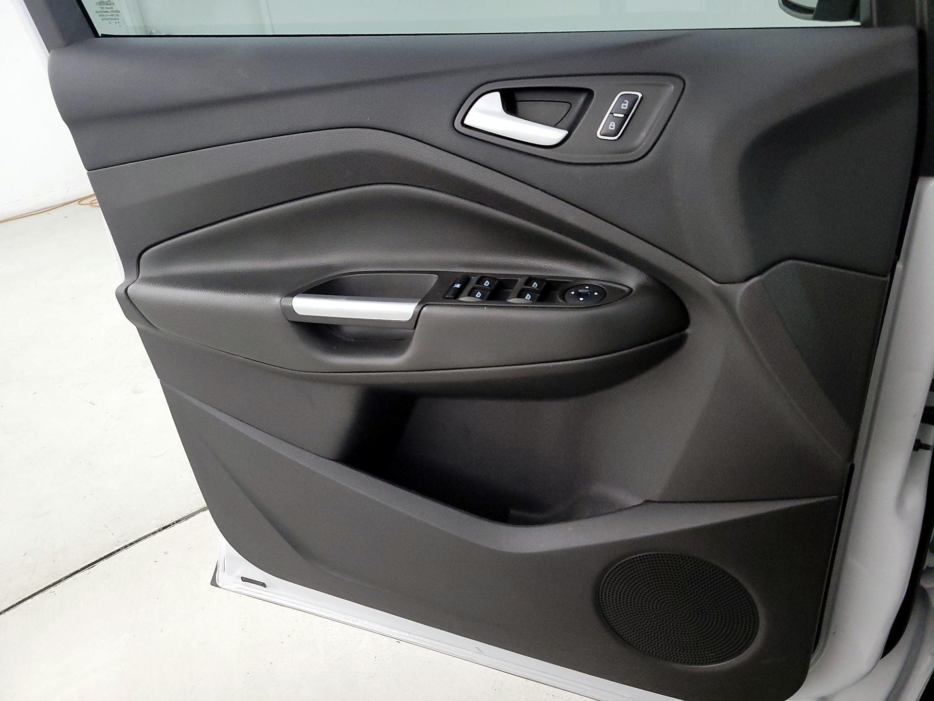 Thumbnail: 2016 Ford Escape - 12