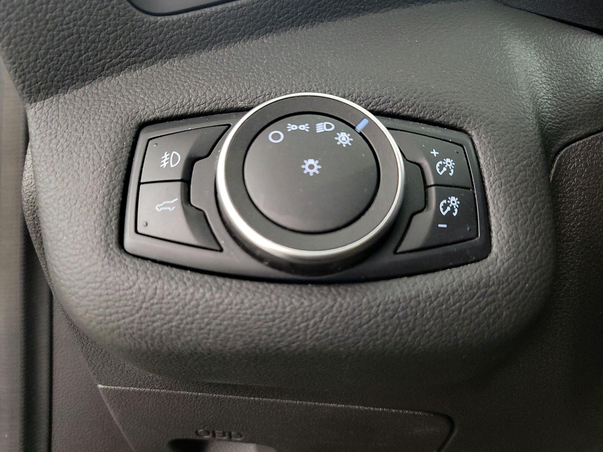 Thumbnail: 2016 Ford Escape - 13