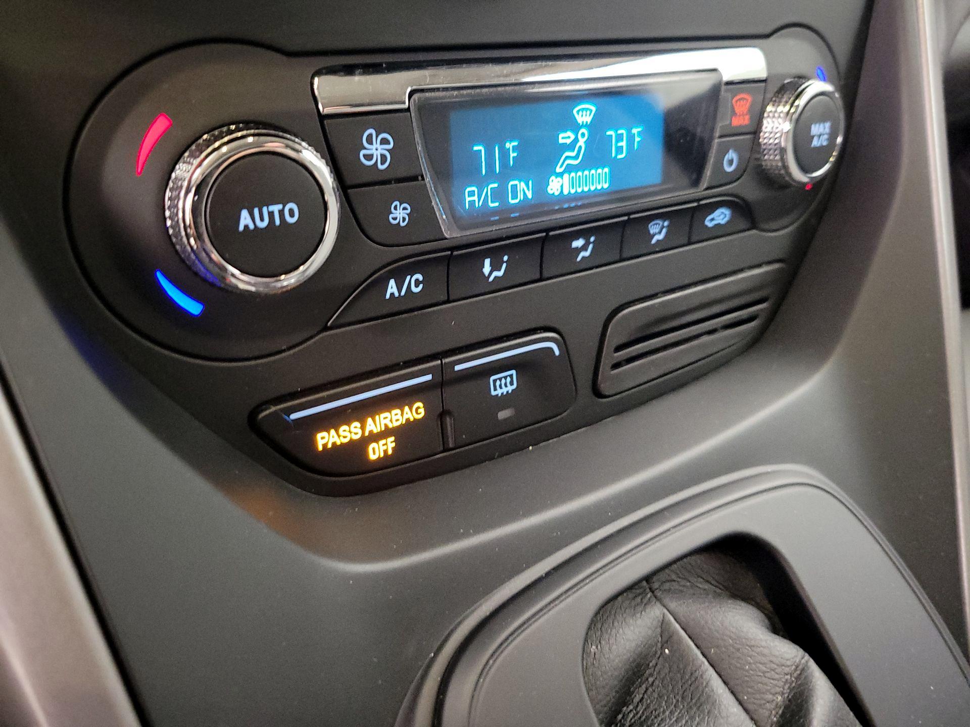 Thumbnail: 2016 Ford Escape - 16