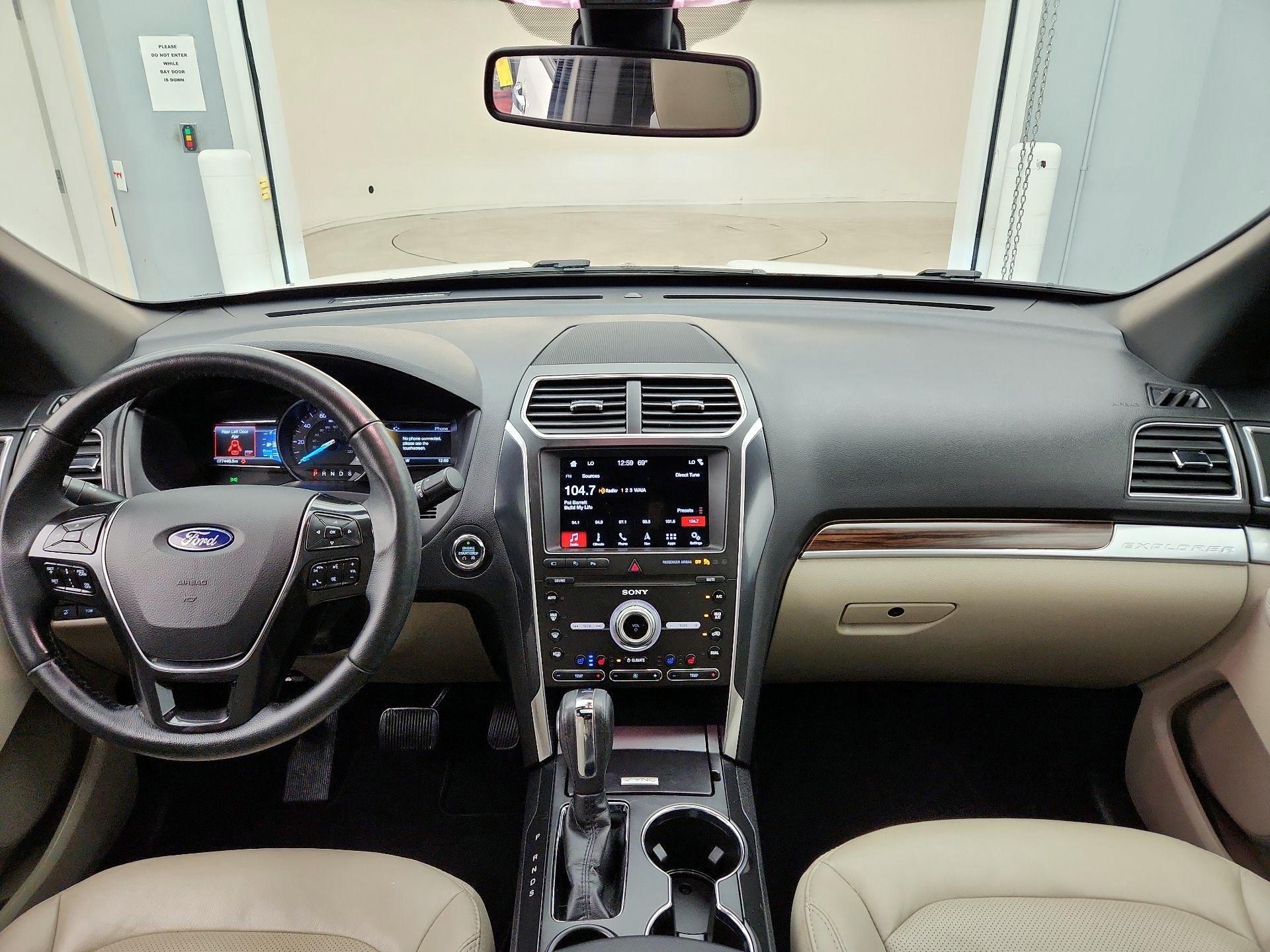 Thumbnail: 2019 Ford Explorer - 9