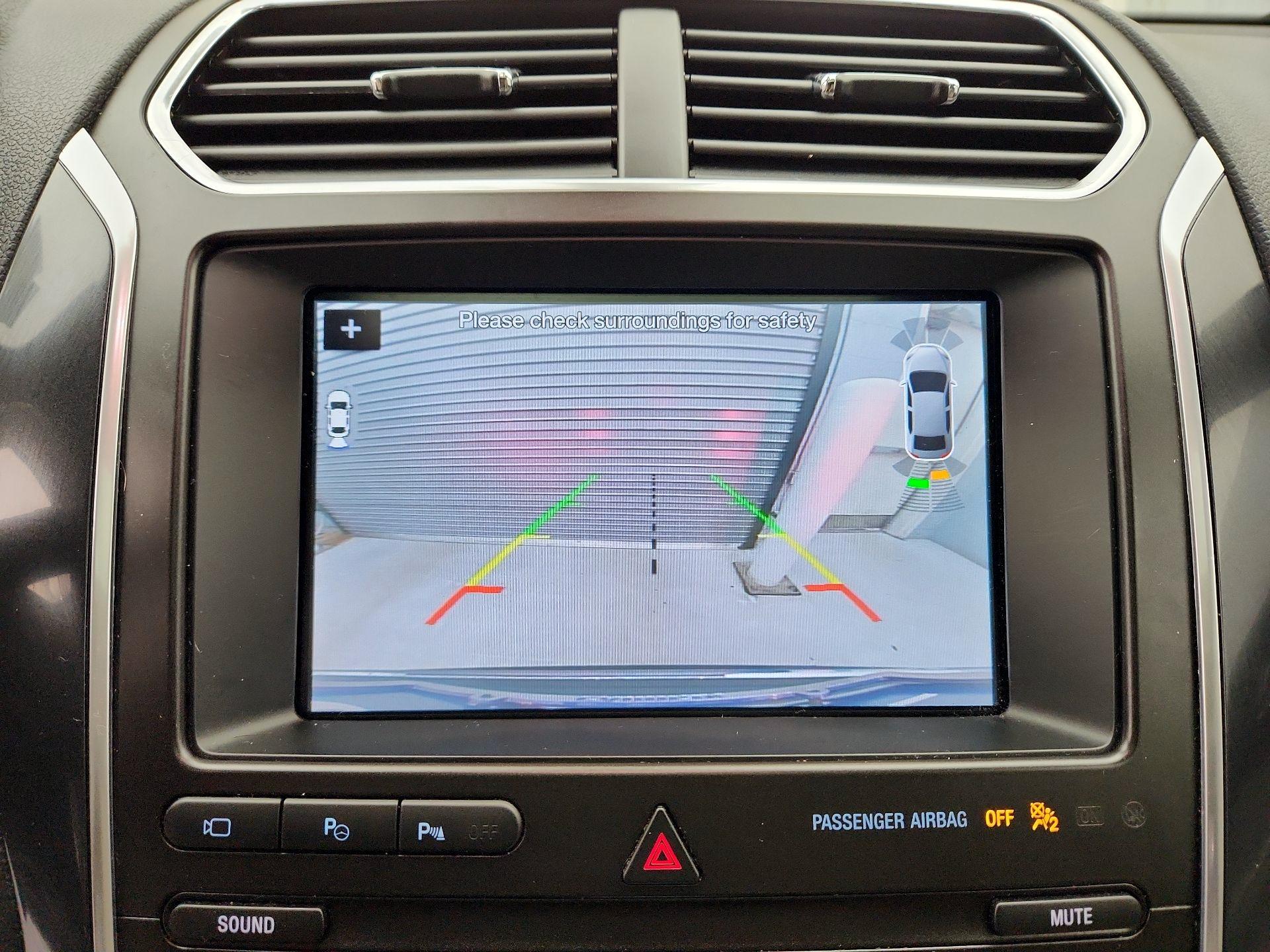 Thumbnail: 2019 Ford Explorer - 14