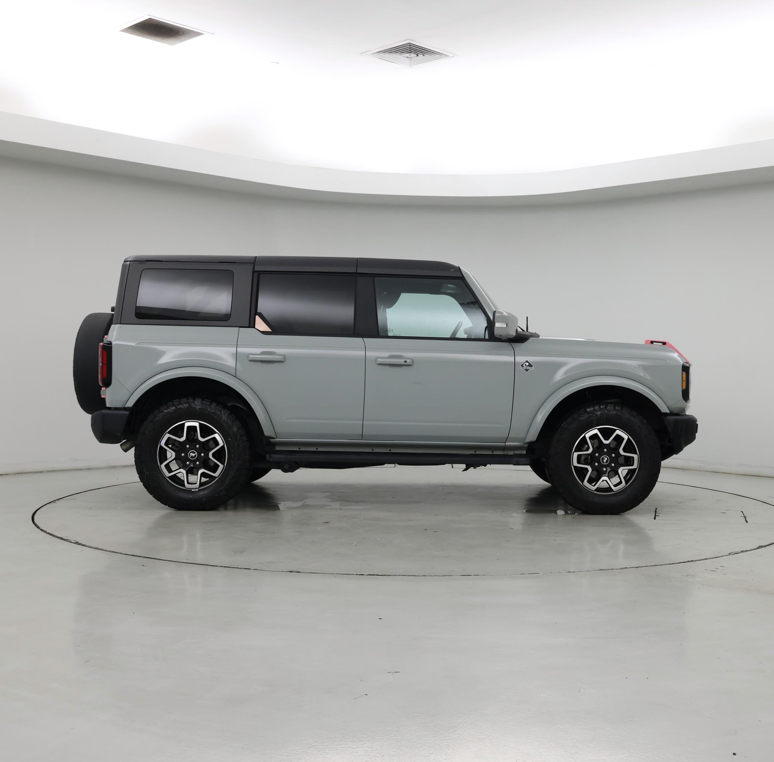 Thumbnail: 2022 Ford Bronco - 7