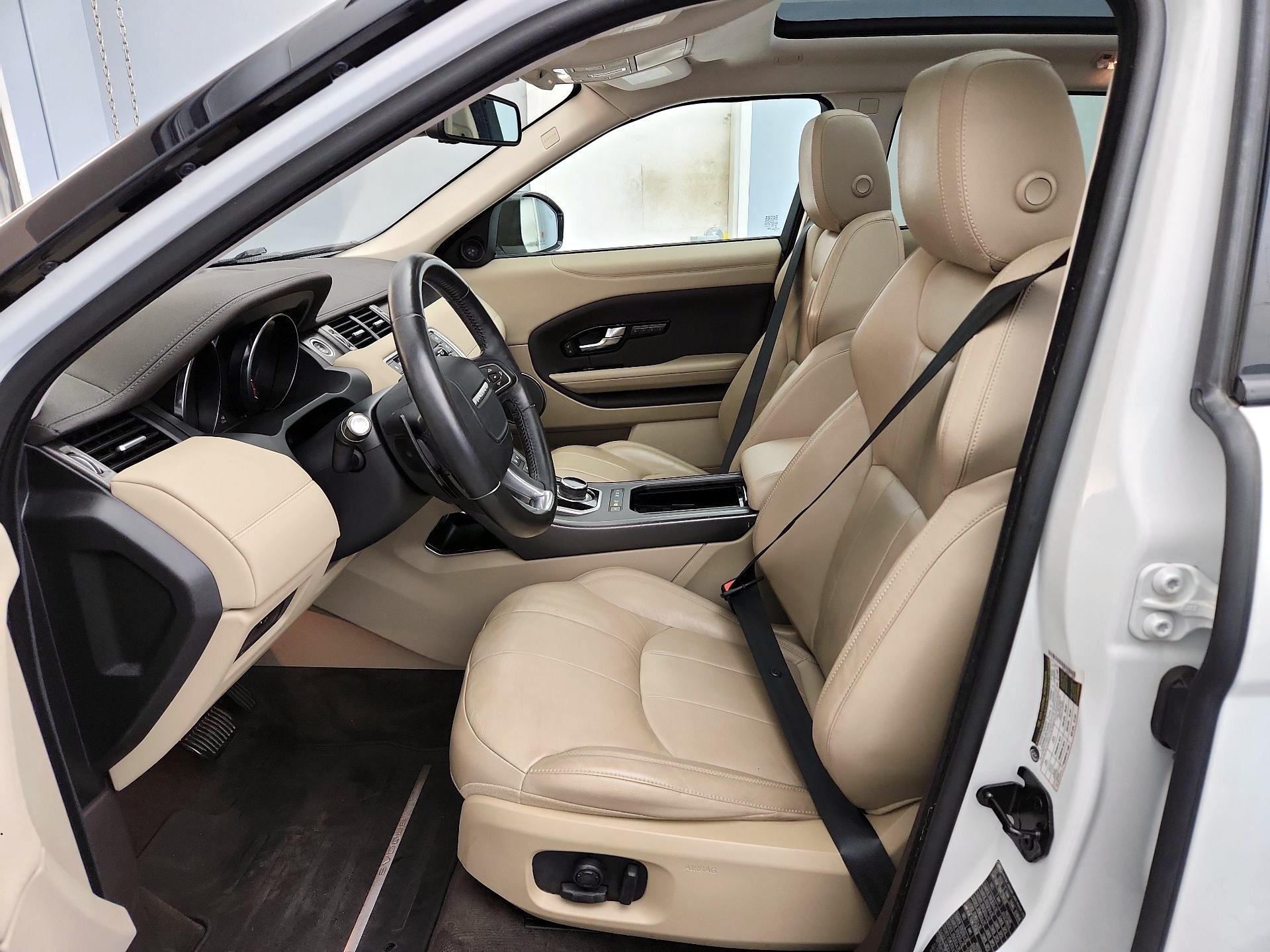 Thumbnail: 2018 Land Rover Range Rover Evoque - 11
